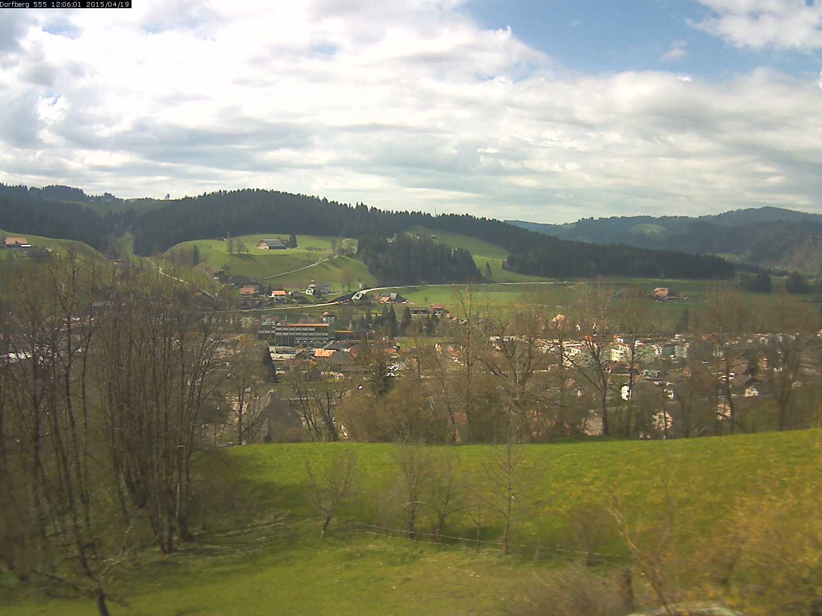 Webcam-Bild: Aussicht vom Dorfberg in Langnau 20150419-120601