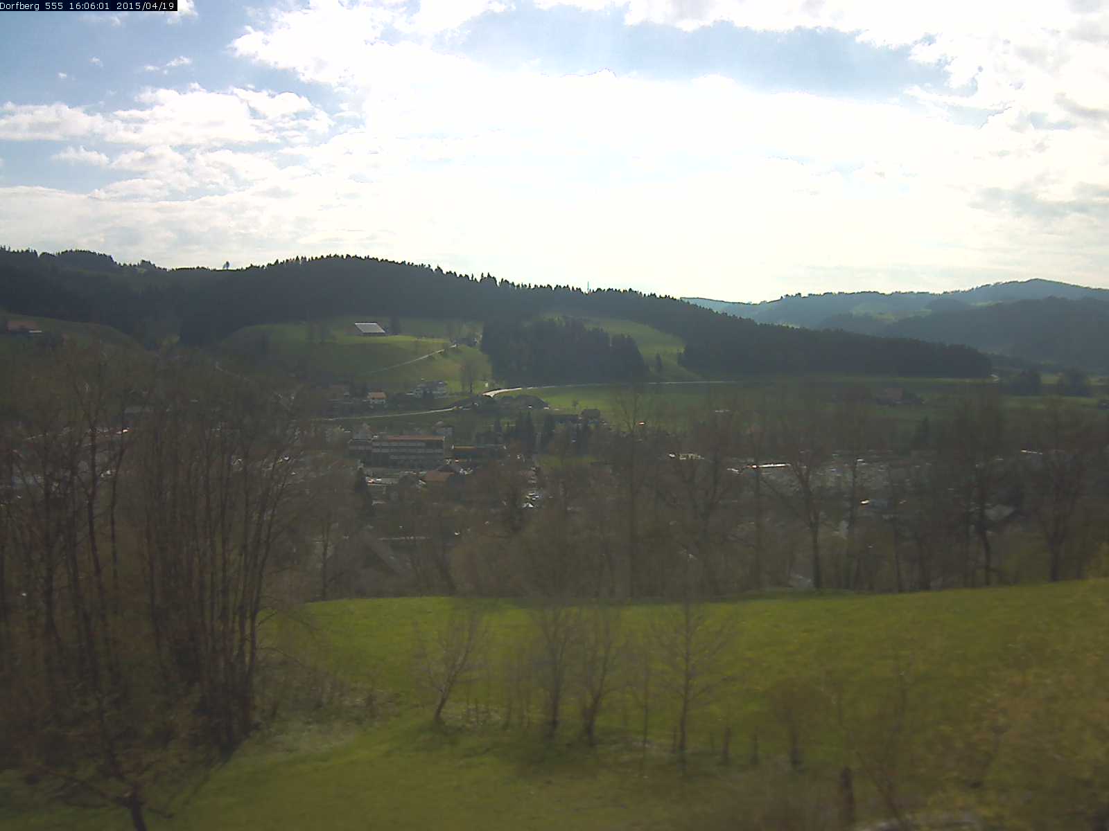 Webcam-Bild: Aussicht vom Dorfberg in Langnau 20150419-160601