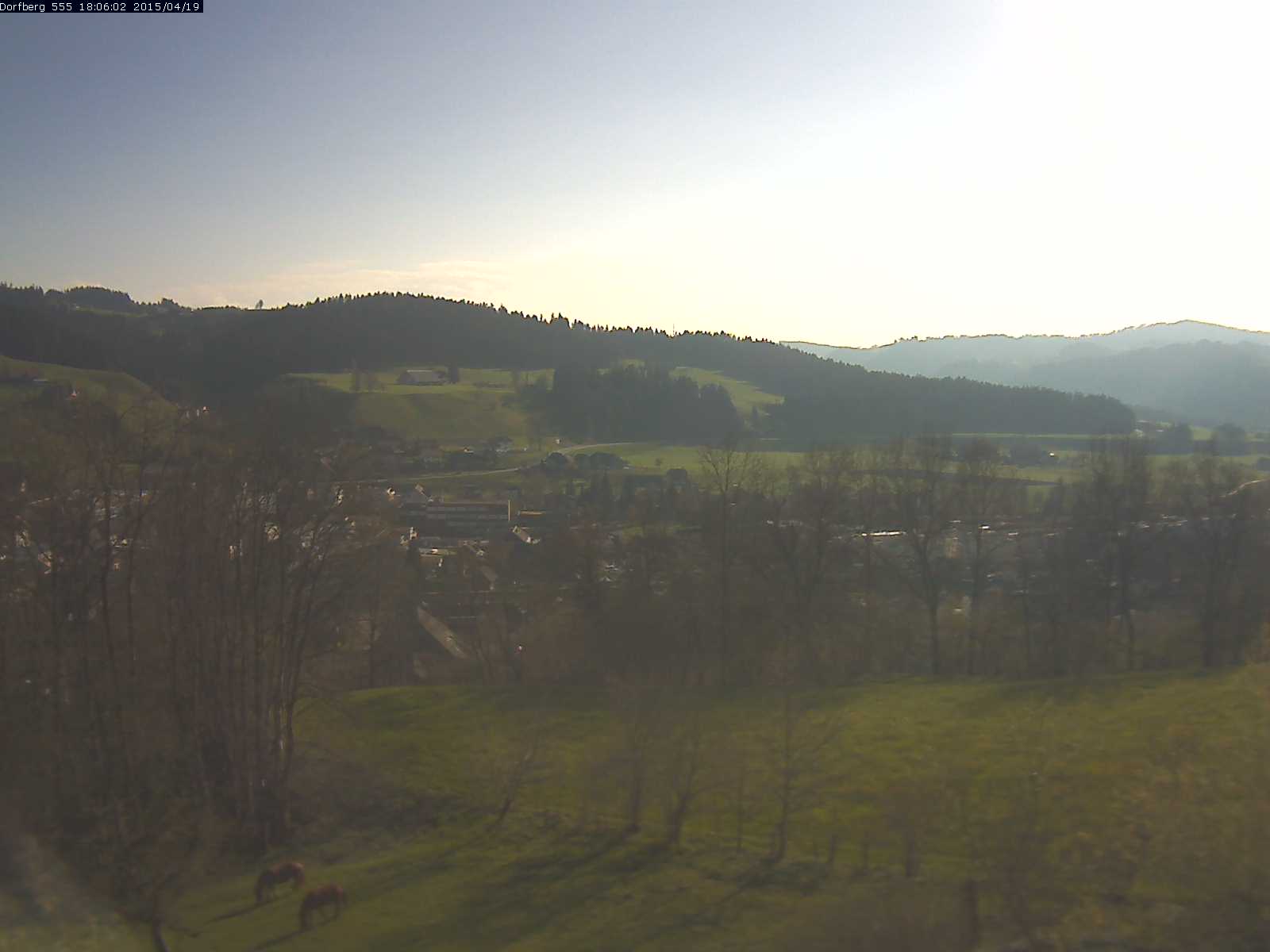 Webcam-Bild: Aussicht vom Dorfberg in Langnau 20150419-180601