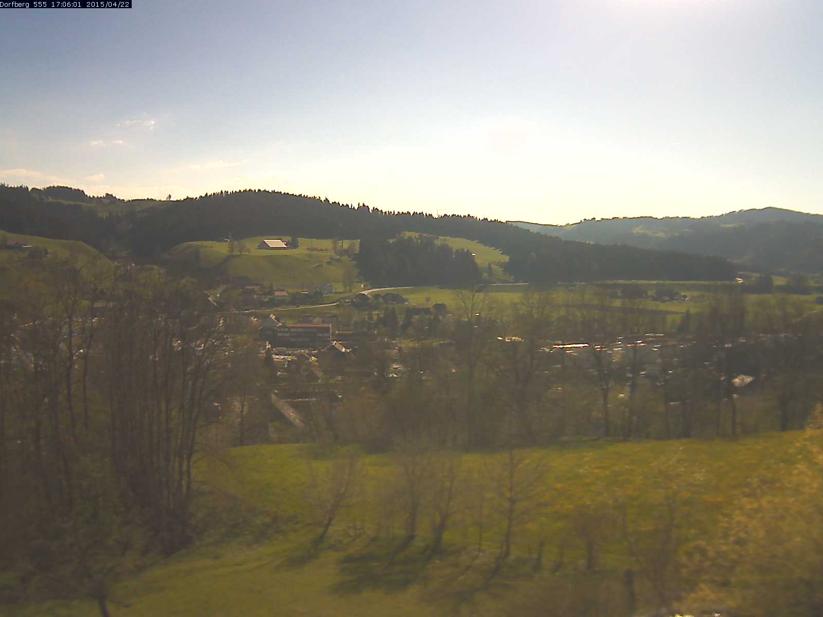 Webcam-Bild: Aussicht vom Dorfberg in Langnau 20150422-170601