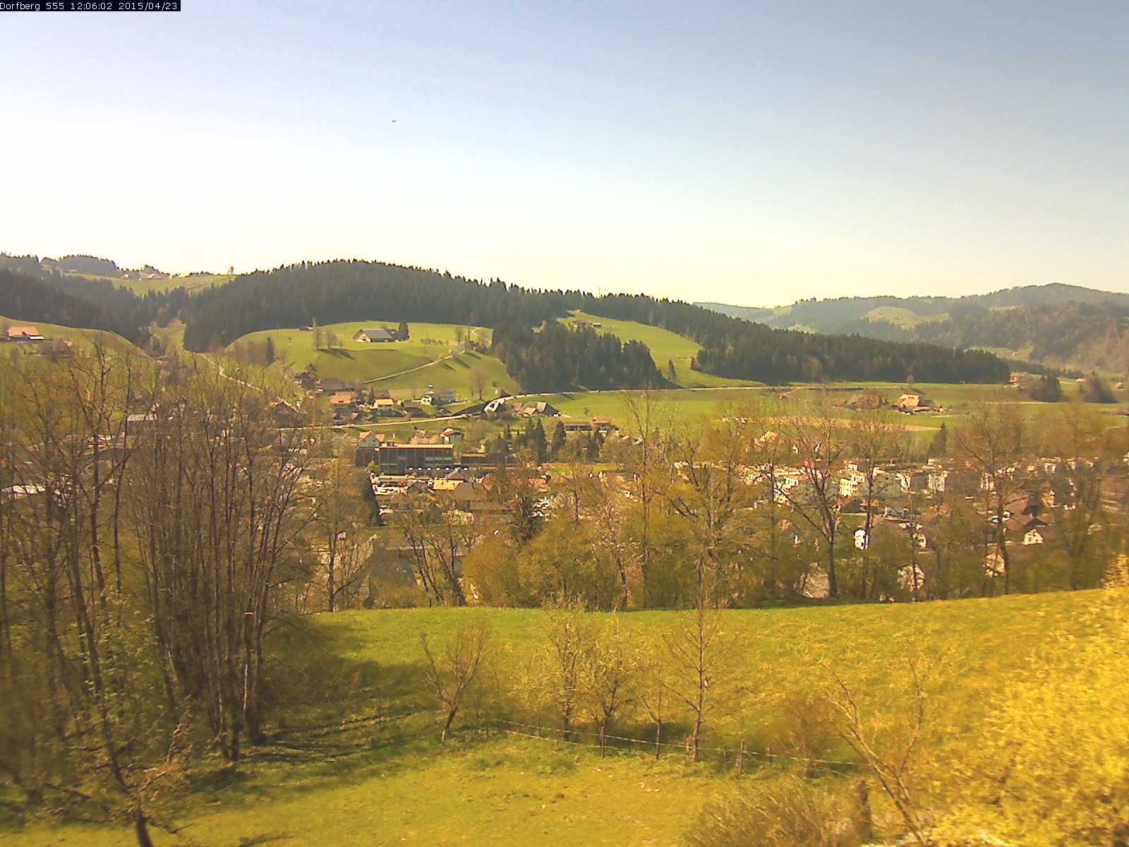 Webcam-Bild: Aussicht vom Dorfberg in Langnau 20150423-120601