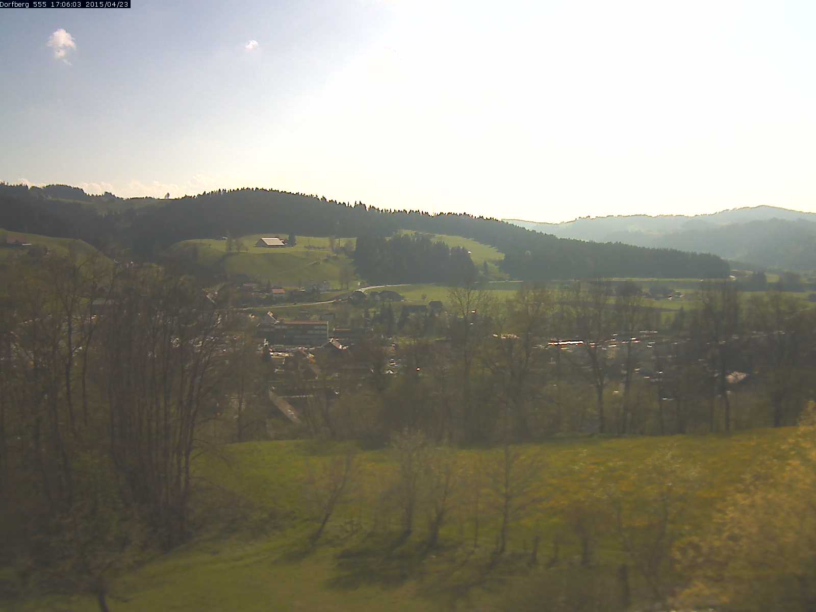 Webcam-Bild: Aussicht vom Dorfberg in Langnau 20150423-170601