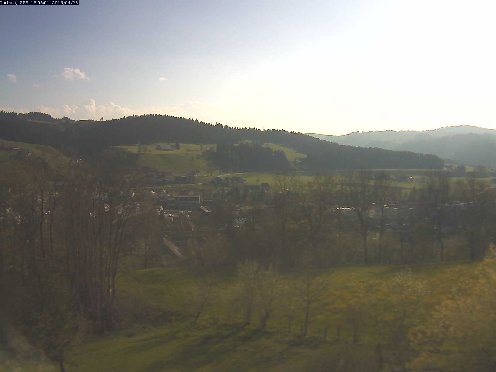 Webcam-Bild: Aussicht vom Dorfberg in Langnau 20150423-180601