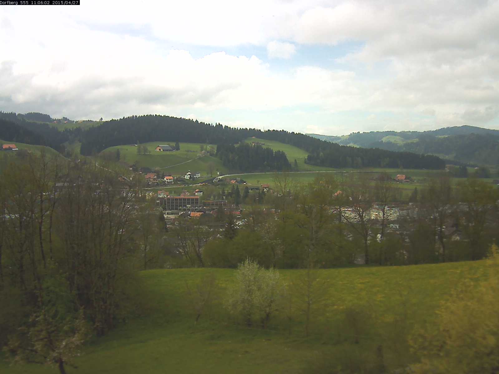 Webcam-Bild: Aussicht vom Dorfberg in Langnau 20150427-110601