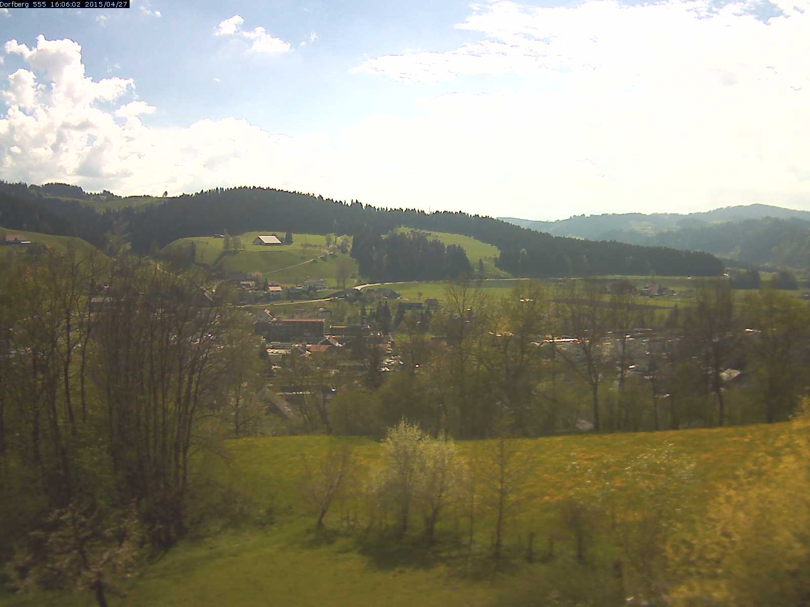 Webcam-Bild: Aussicht vom Dorfberg in Langnau 20150427-160601