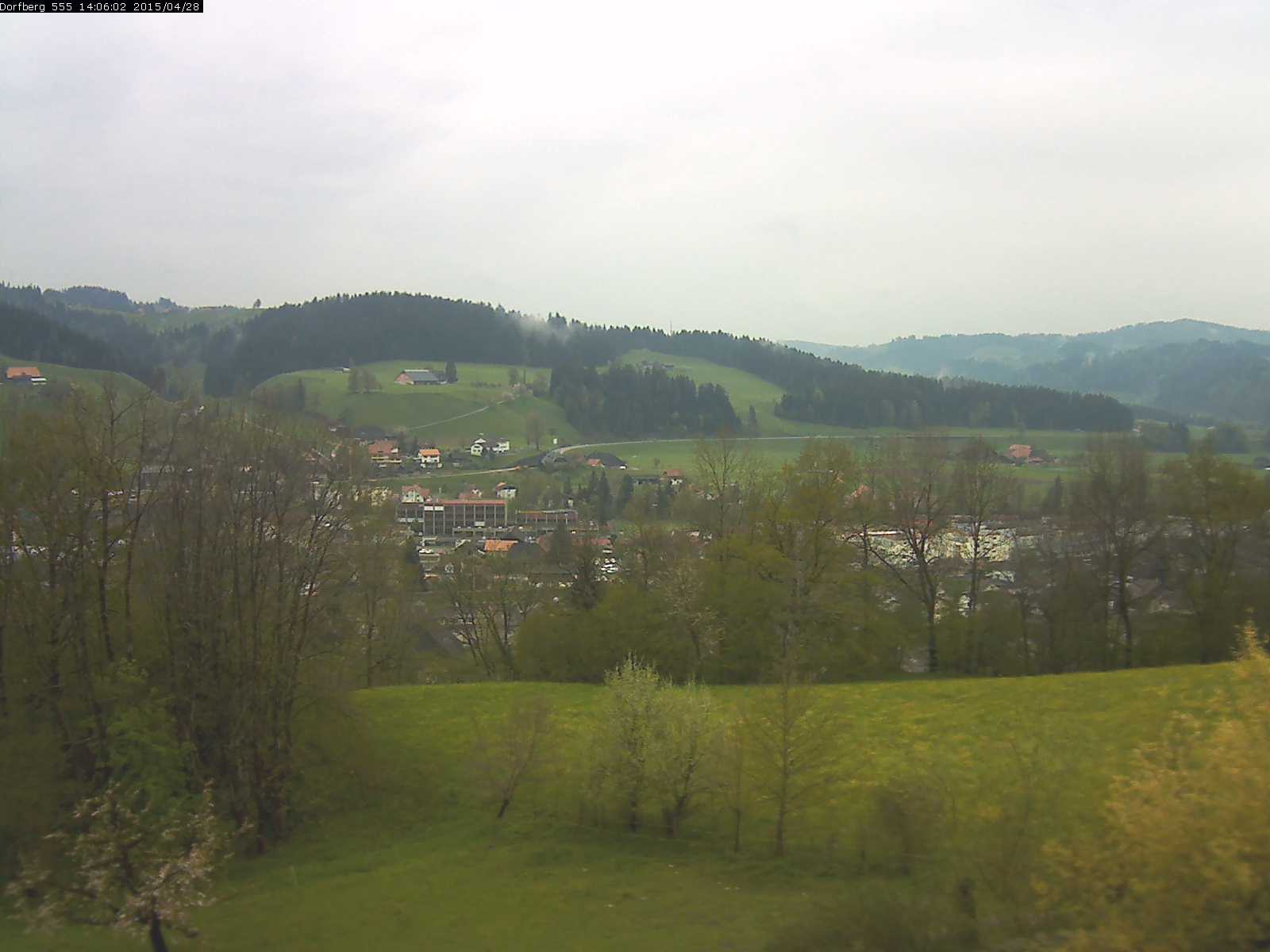 Webcam-Bild: Aussicht vom Dorfberg in Langnau 20150428-140601