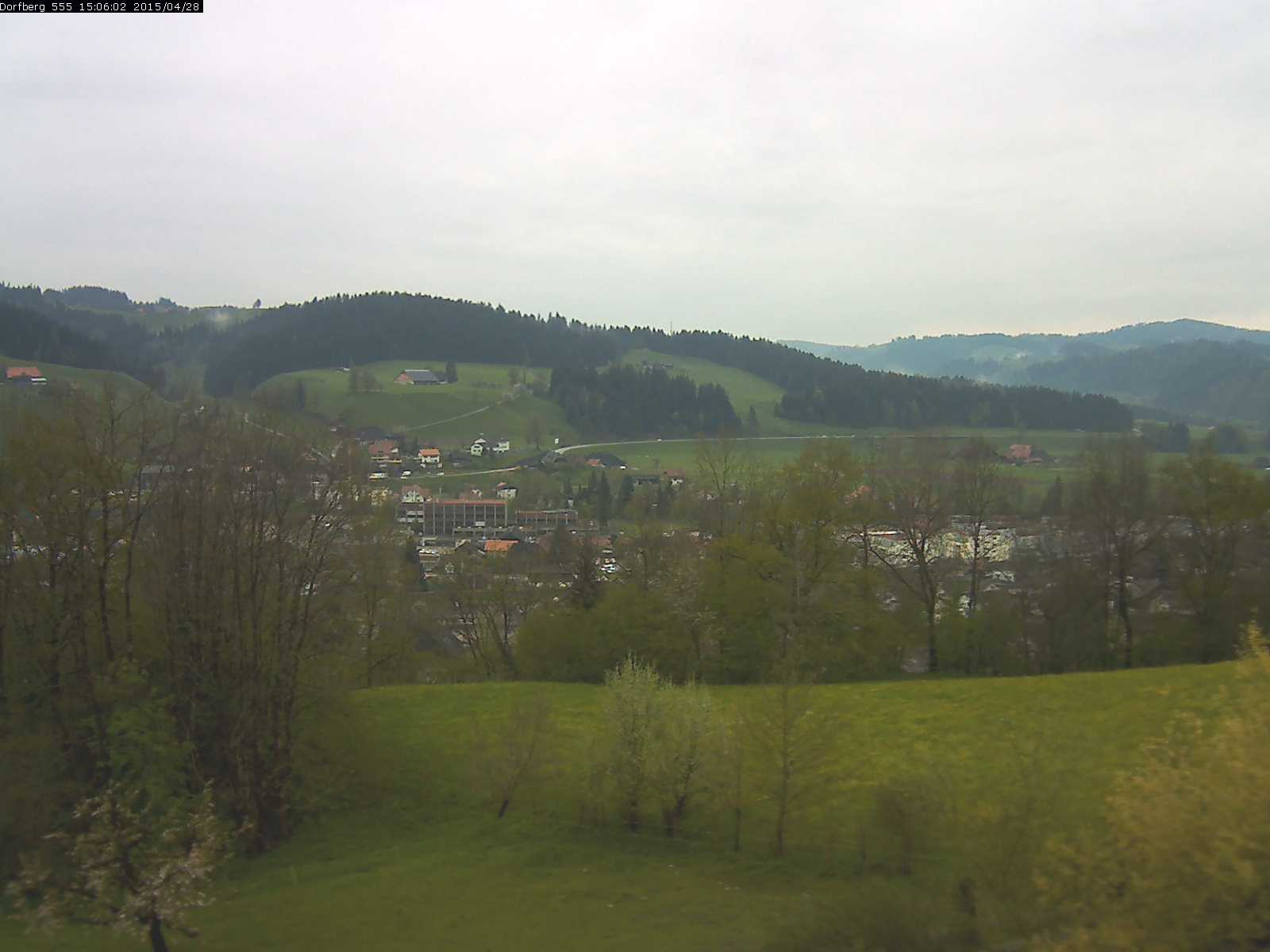 Webcam-Bild: Aussicht vom Dorfberg in Langnau 20150428-150601