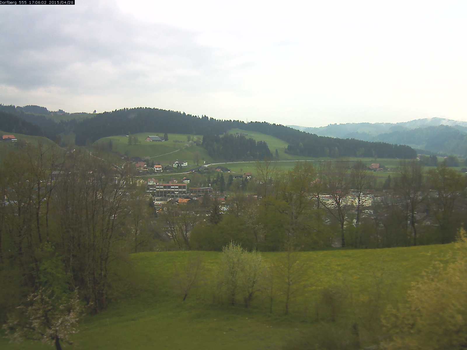 Webcam-Bild: Aussicht vom Dorfberg in Langnau 20150428-170601