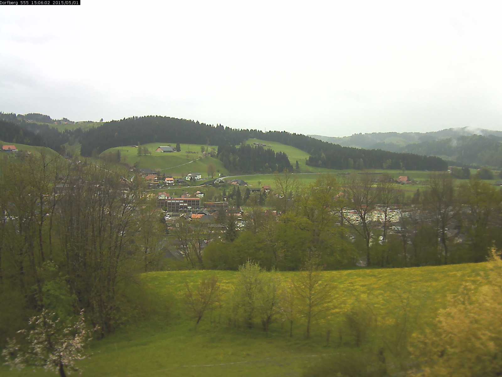 Webcam-Bild: Aussicht vom Dorfberg in Langnau 20150501-150601