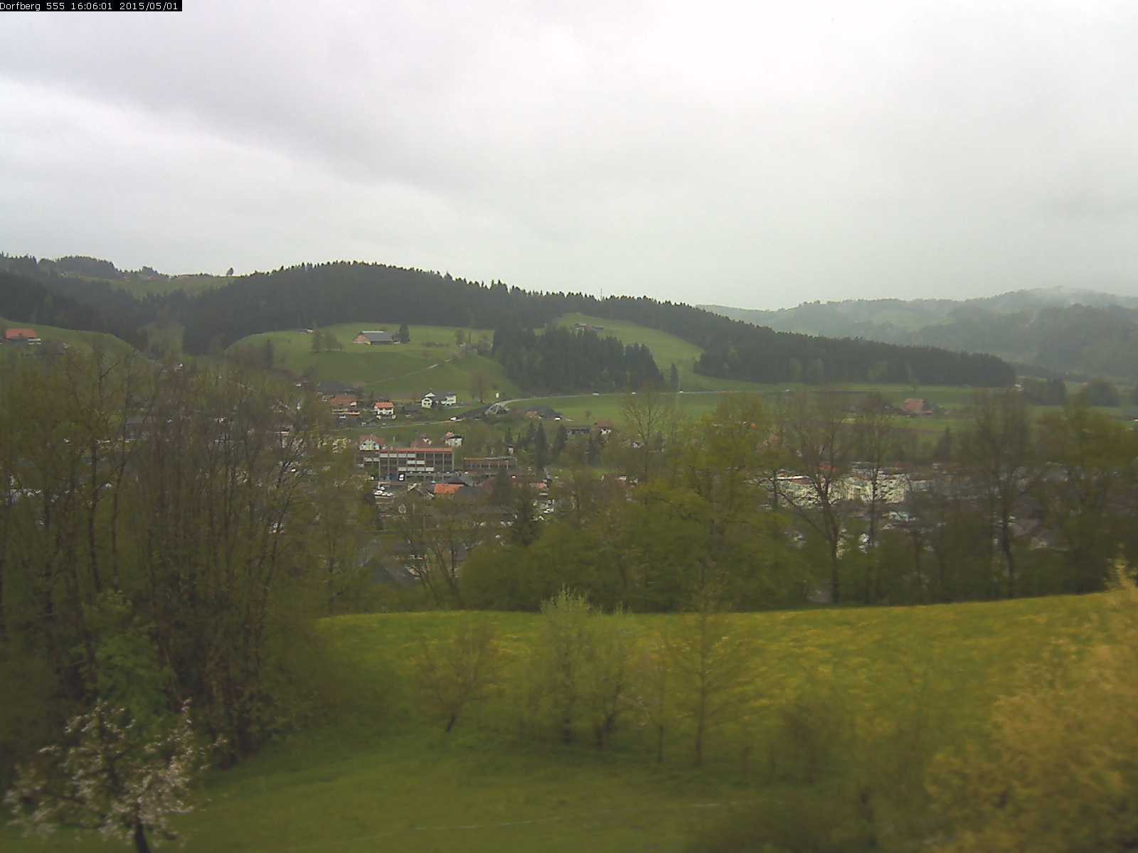 Webcam-Bild: Aussicht vom Dorfberg in Langnau 20150501-160601