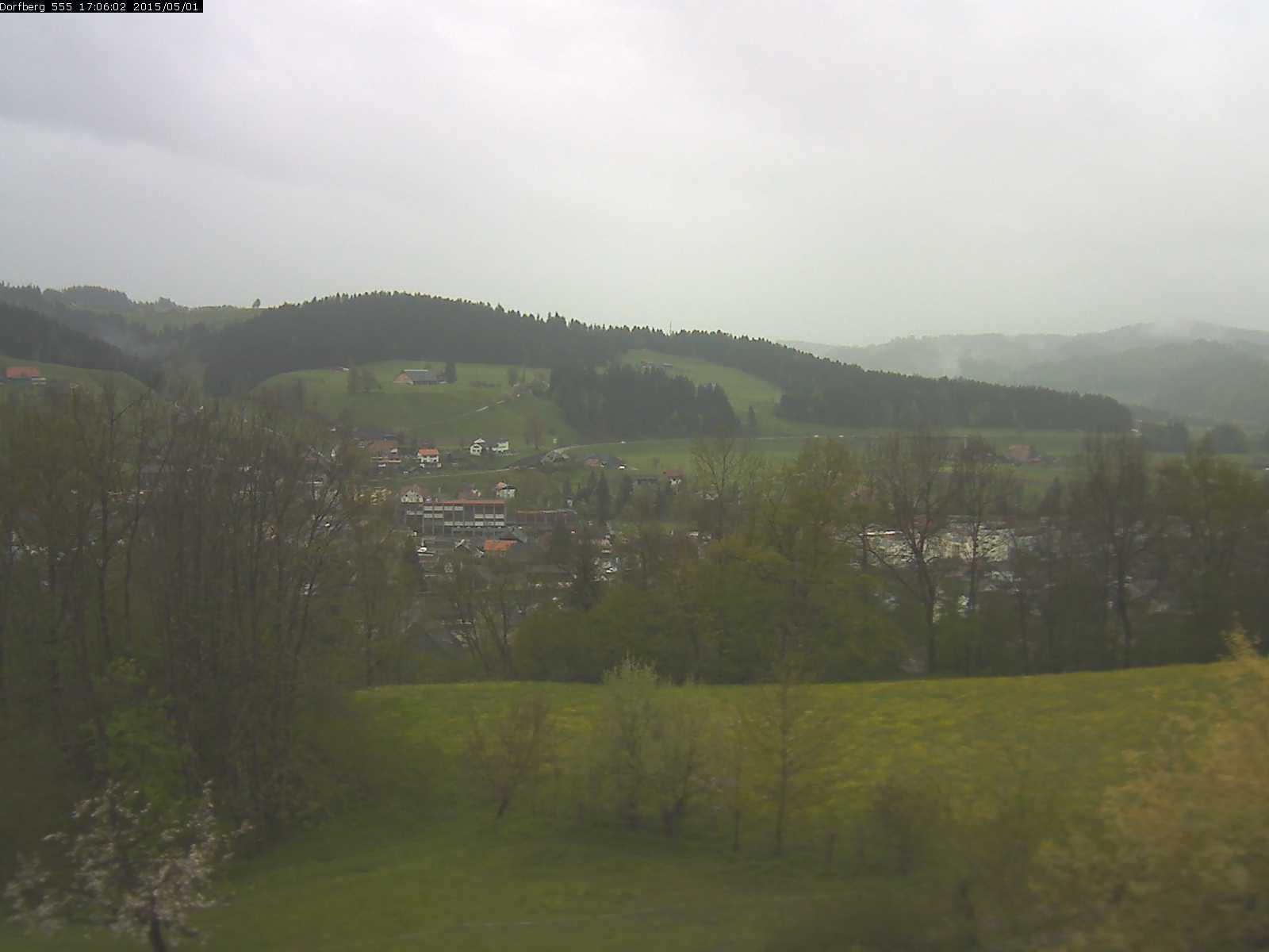 Webcam-Bild: Aussicht vom Dorfberg in Langnau 20150501-170601