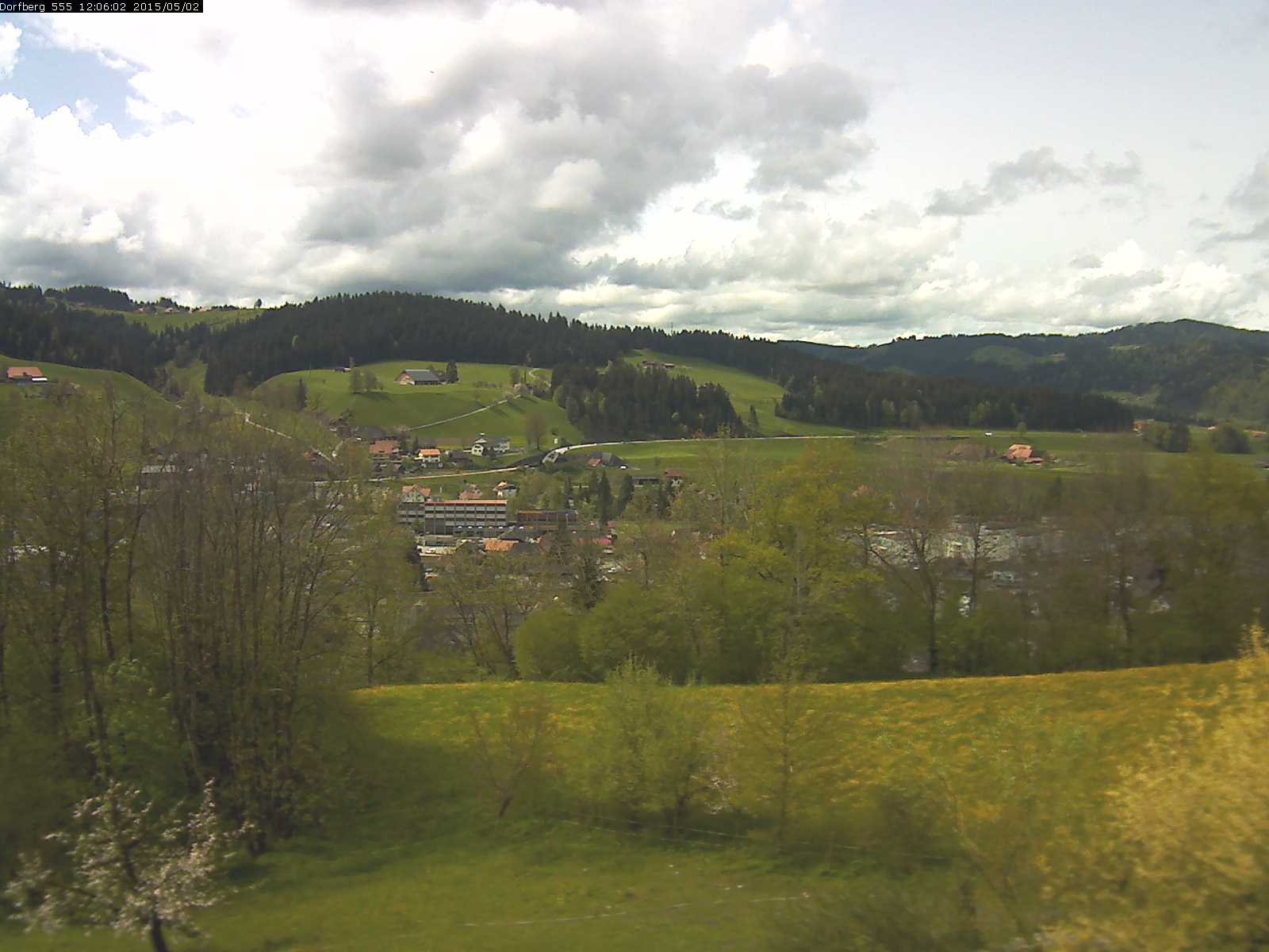 Webcam-Bild: Aussicht vom Dorfberg in Langnau 20150502-120601