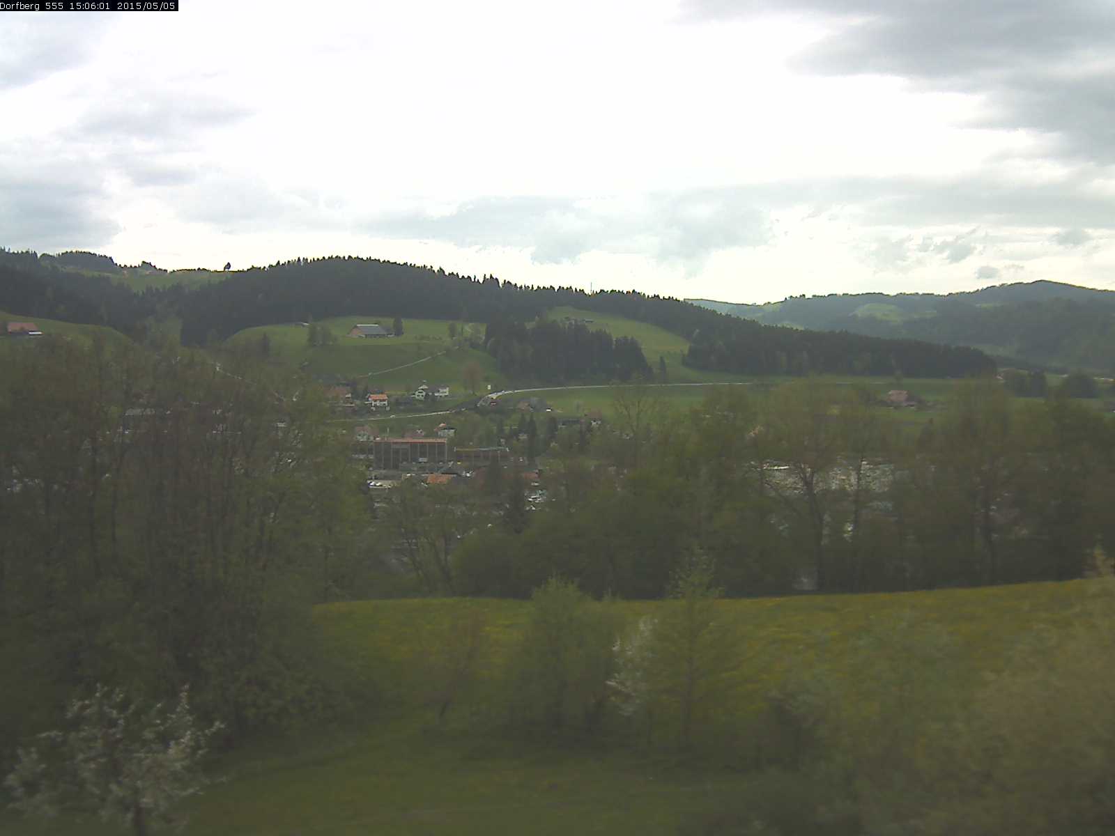 Webcam-Bild: Aussicht vom Dorfberg in Langnau 20150505-150601