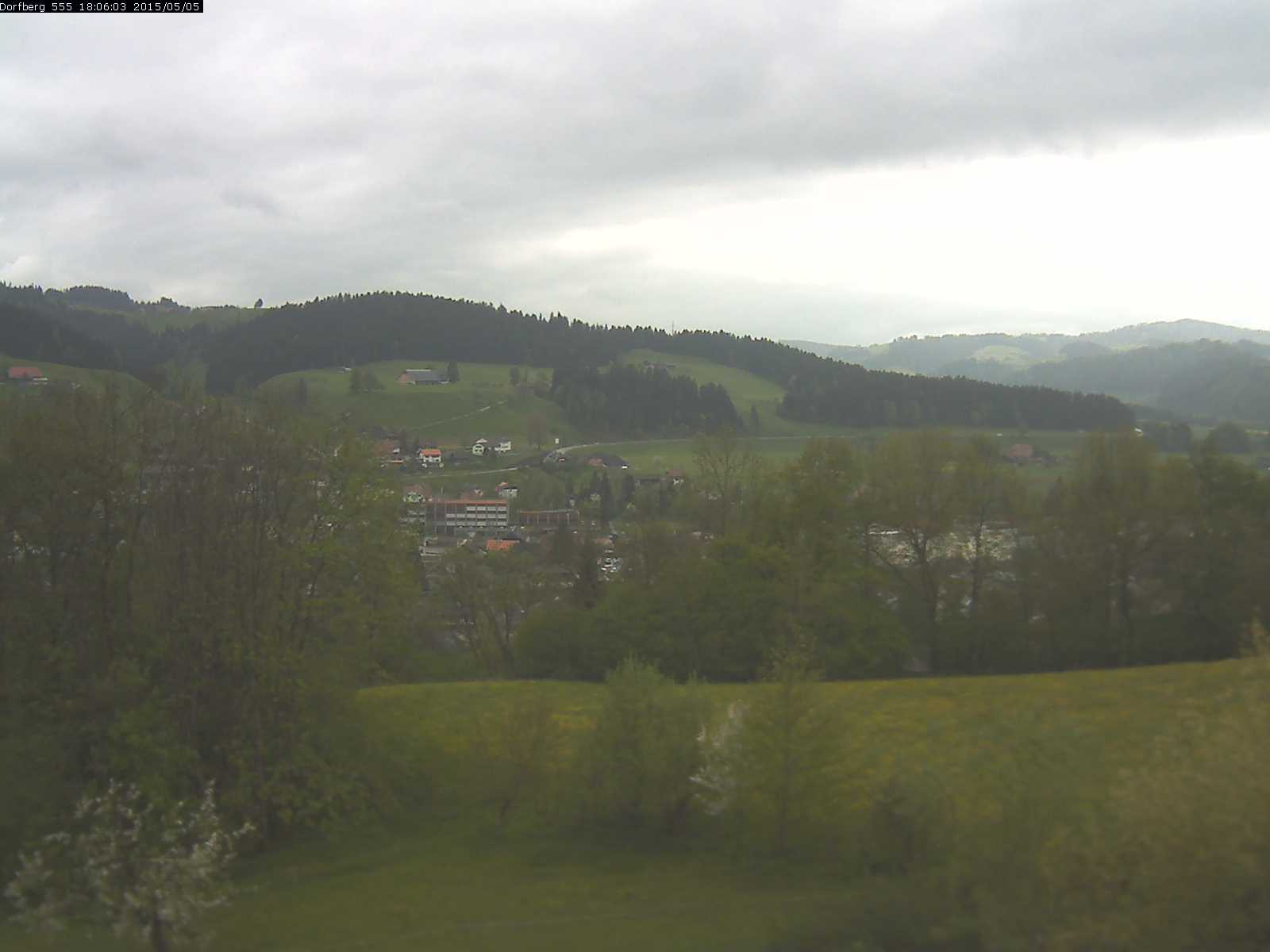 Webcam-Bild: Aussicht vom Dorfberg in Langnau 20150505-180601