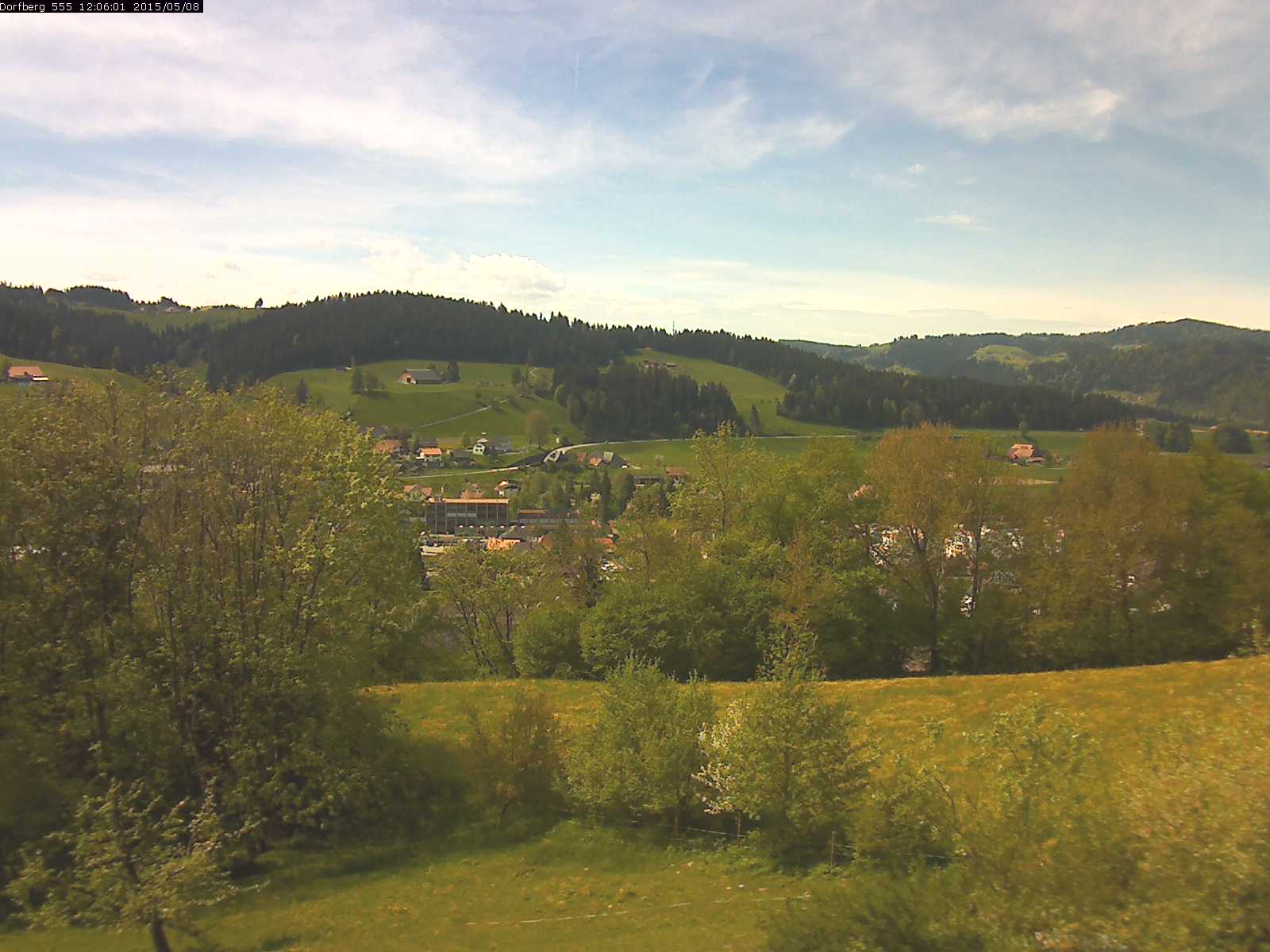 Webcam-Bild: Aussicht vom Dorfberg in Langnau 20150508-120601