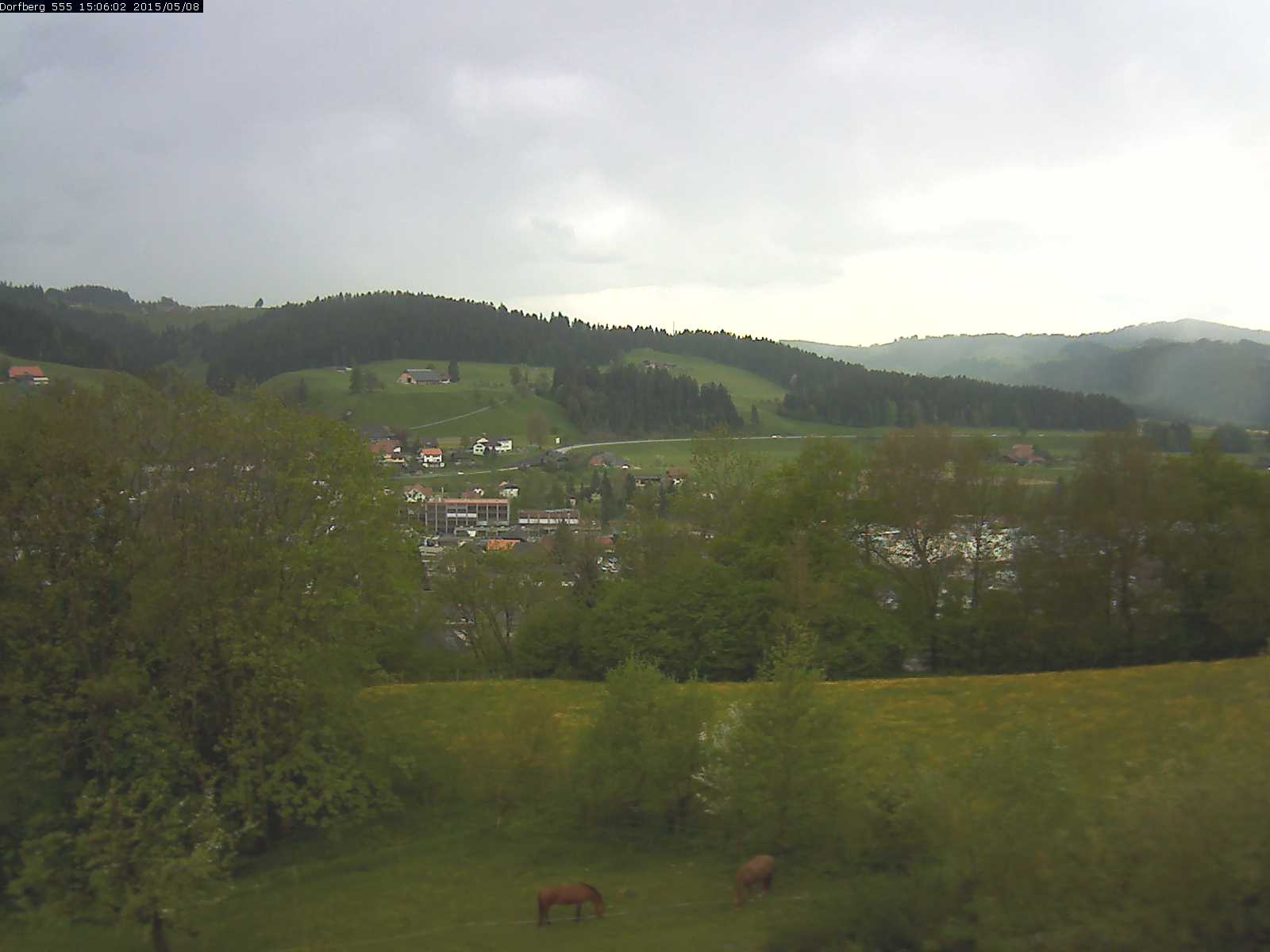 Webcam-Bild: Aussicht vom Dorfberg in Langnau 20150508-150601