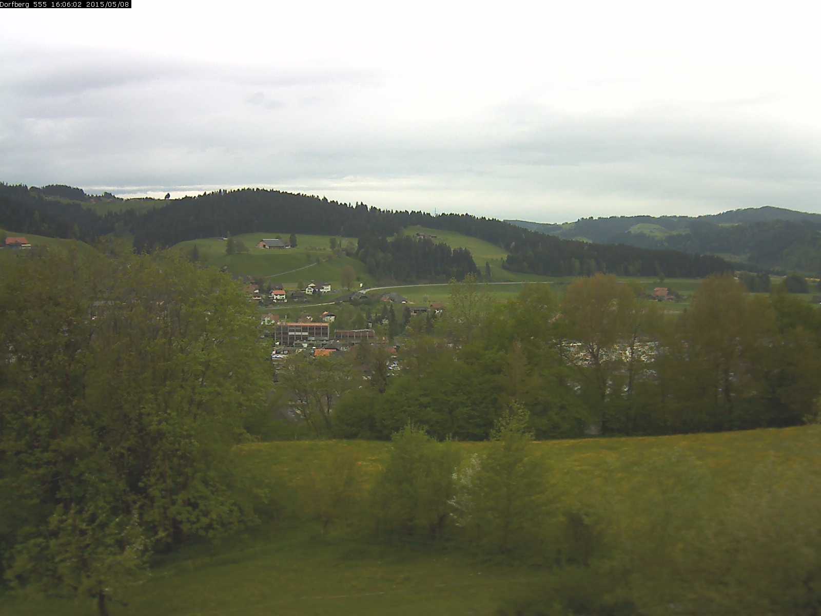 Webcam-Bild: Aussicht vom Dorfberg in Langnau 20150508-160601