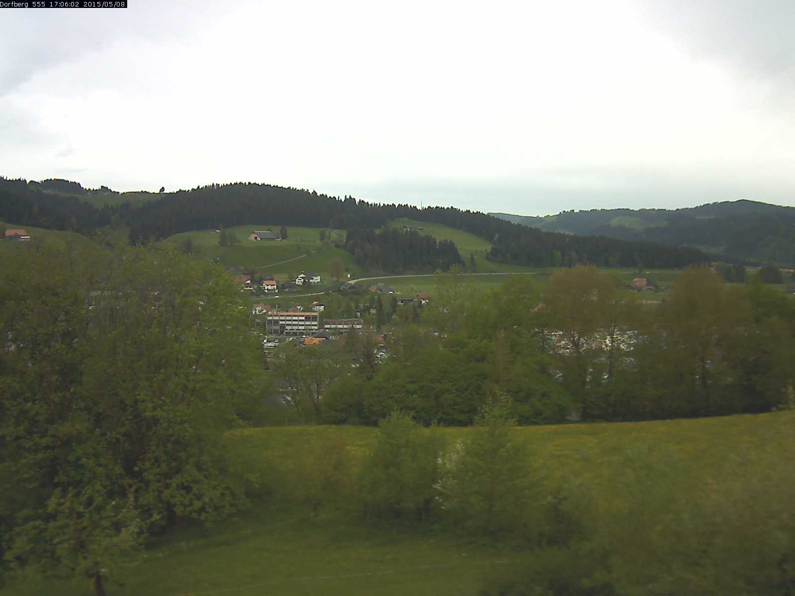 Webcam-Bild: Aussicht vom Dorfberg in Langnau 20150508-170601