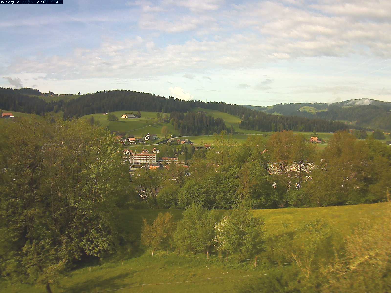 Webcam-Bild: Aussicht vom Dorfberg in Langnau 20150509-090601