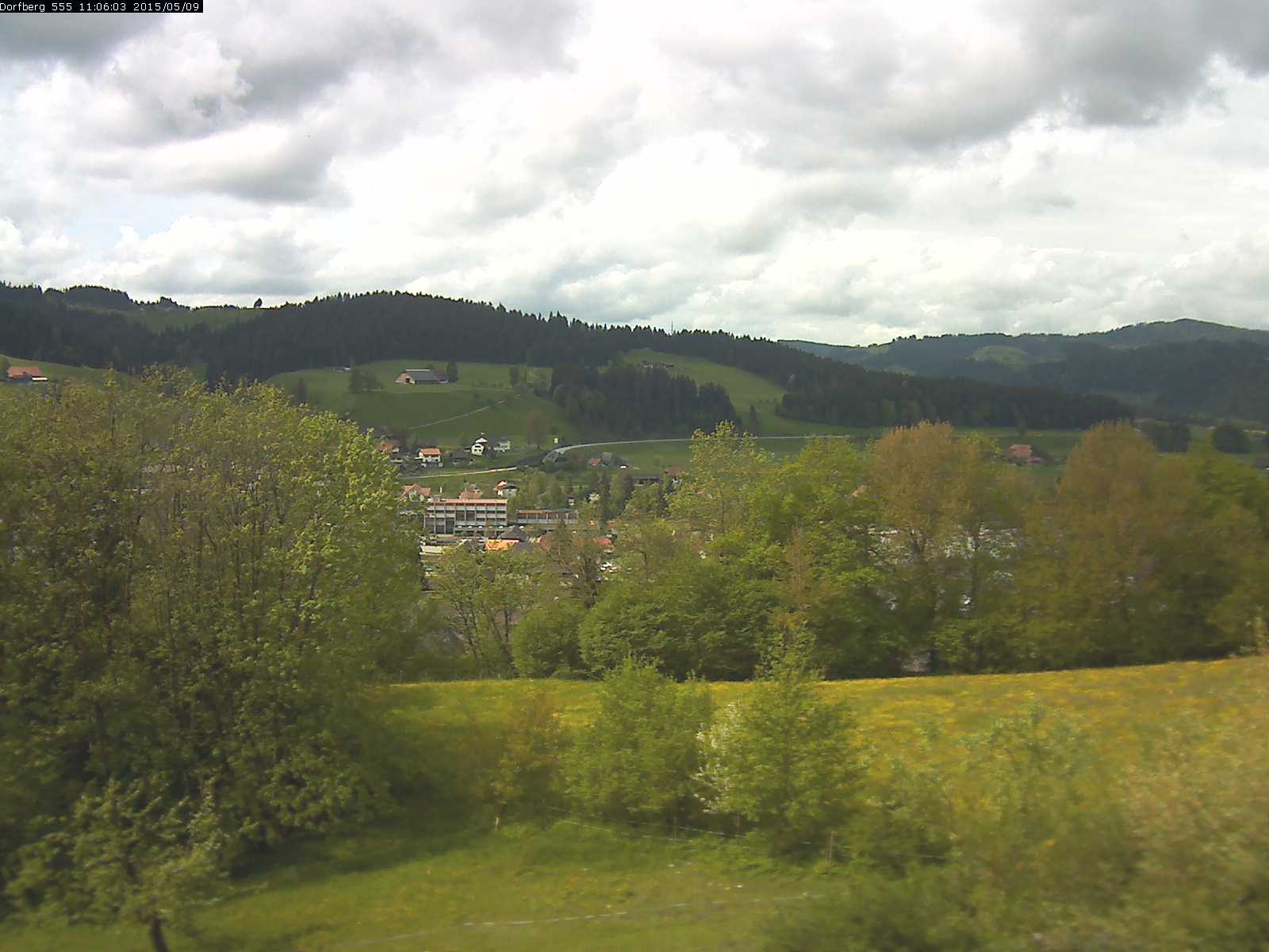 Webcam-Bild: Aussicht vom Dorfberg in Langnau 20150509-110601