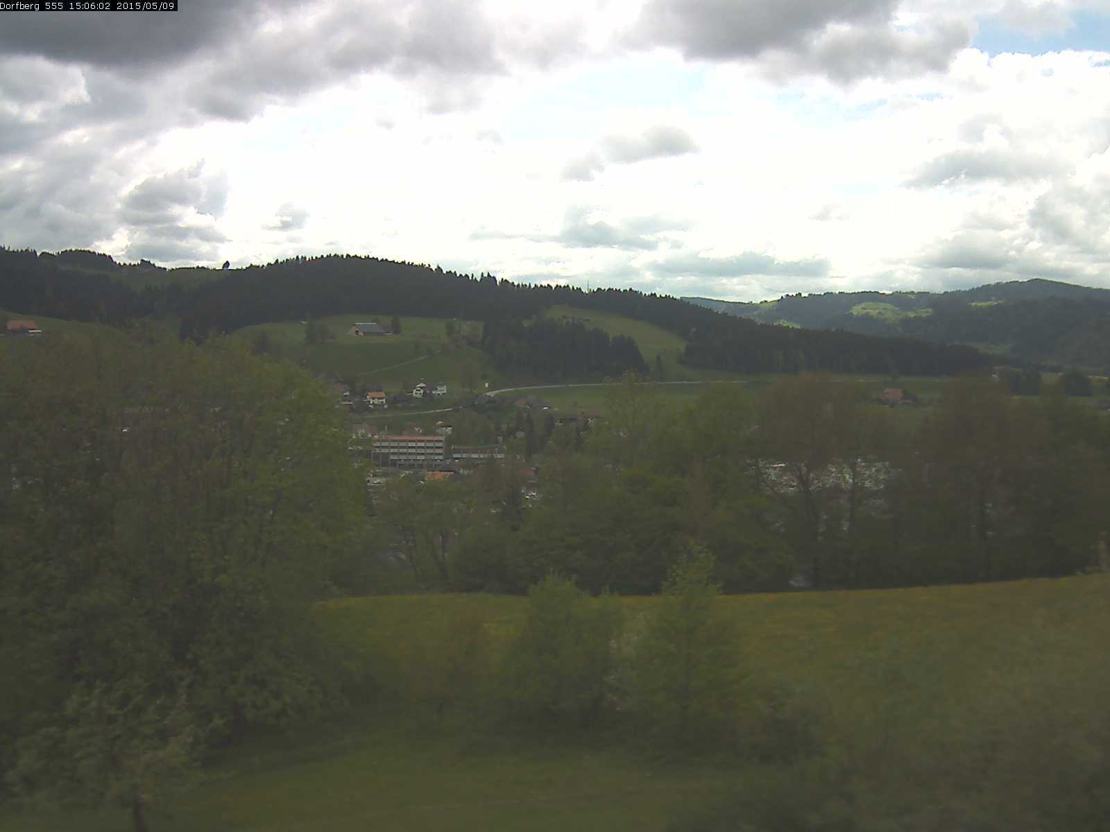 Webcam-Bild: Aussicht vom Dorfberg in Langnau 20150509-150601