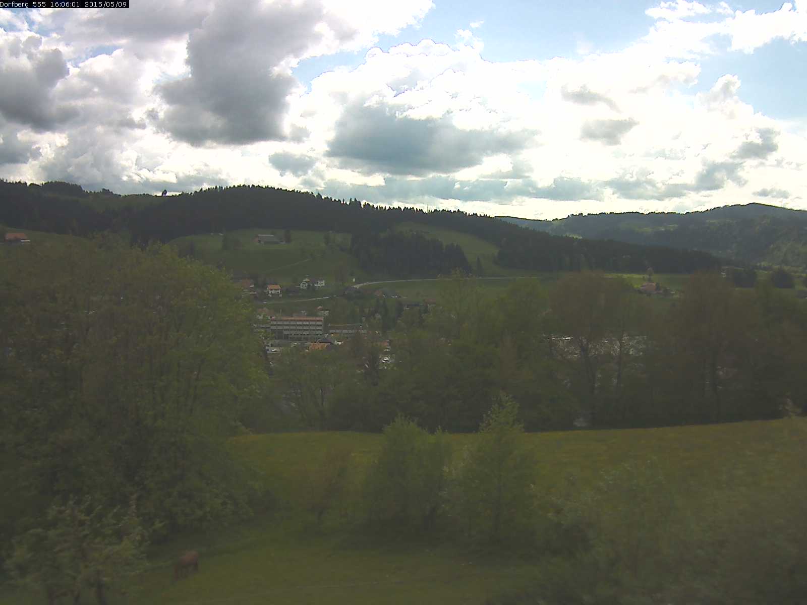 Webcam-Bild: Aussicht vom Dorfberg in Langnau 20150509-160601