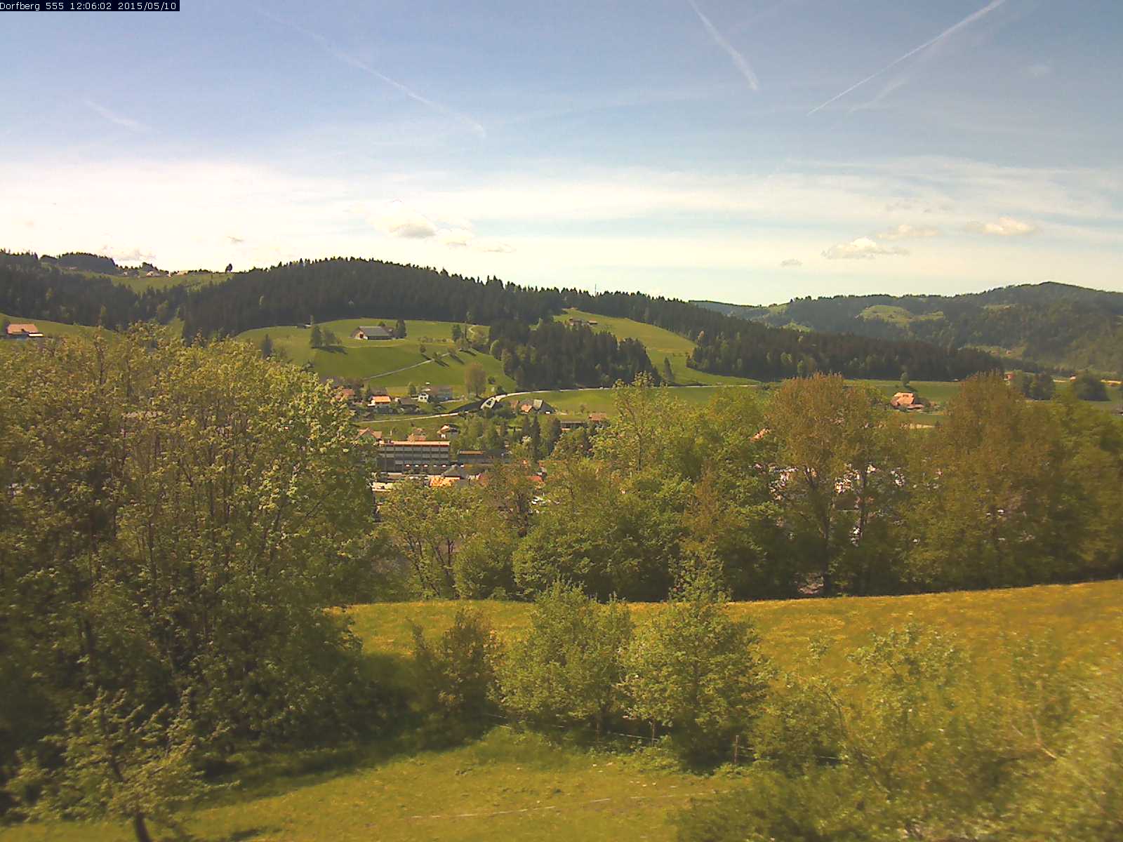 Webcam-Bild: Aussicht vom Dorfberg in Langnau 20150510-120602