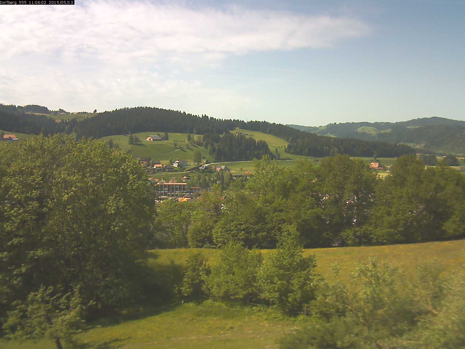 Webcam-Bild: Aussicht vom Dorfberg in Langnau 20150513-110601