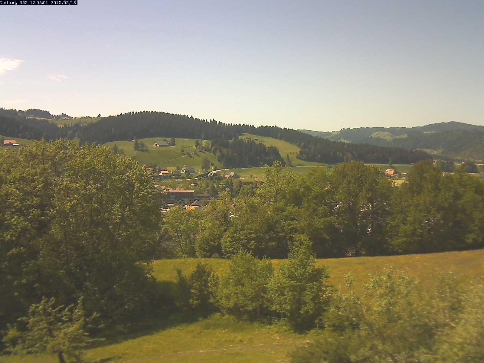 Webcam-Bild: Aussicht vom Dorfberg in Langnau 20150513-120601