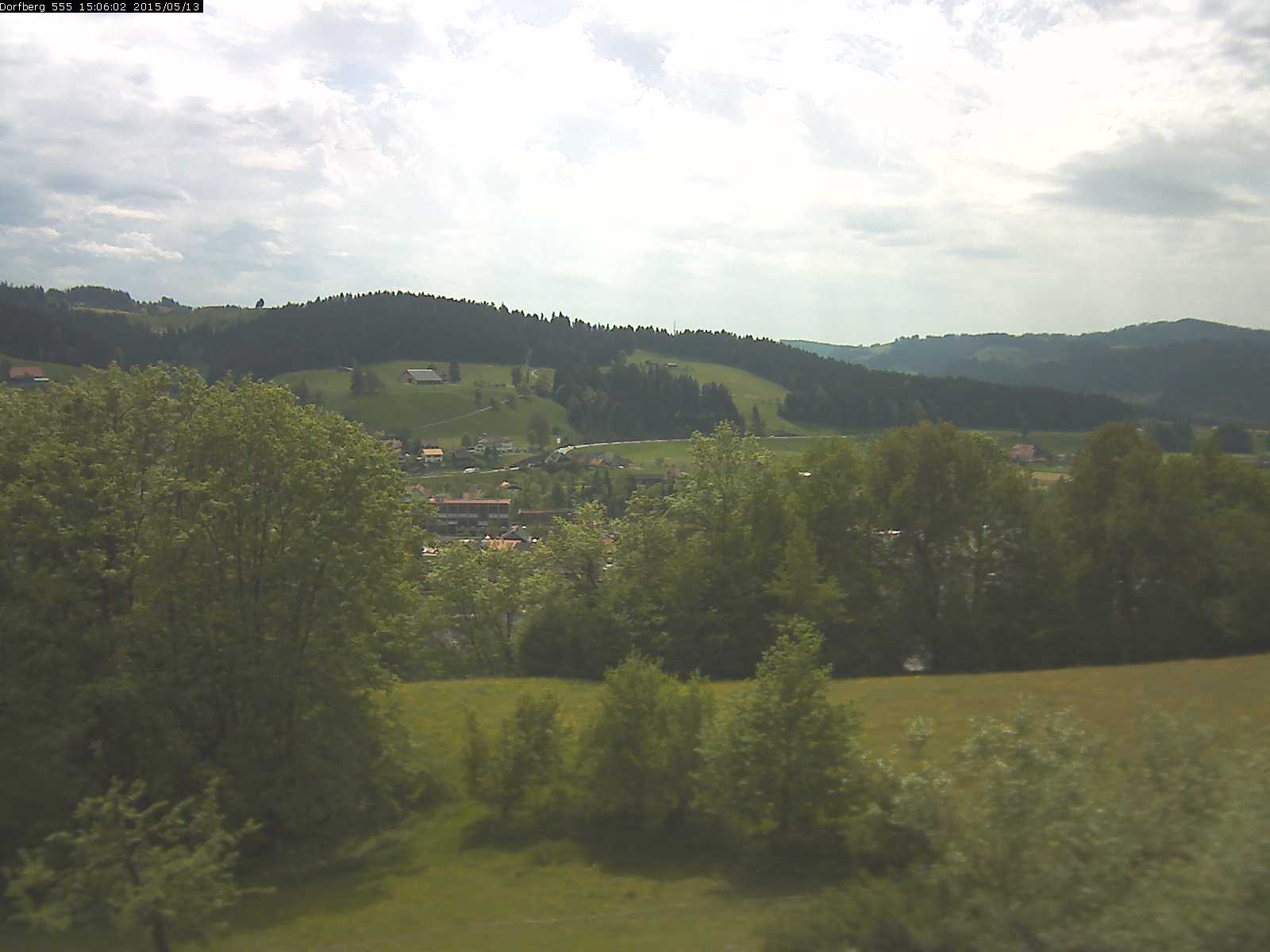 Webcam-Bild: Aussicht vom Dorfberg in Langnau 20150513-150601