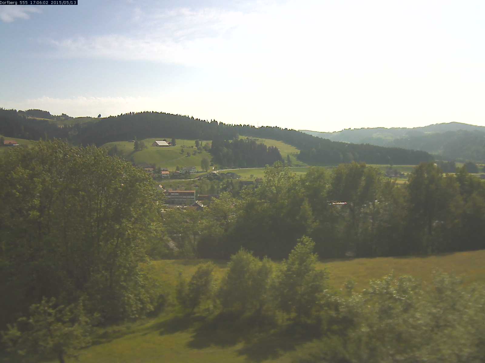 Webcam-Bild: Aussicht vom Dorfberg in Langnau 20150513-170601