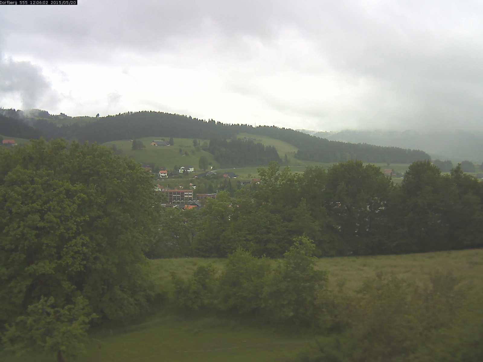 Webcam-Bild: Aussicht vom Dorfberg in Langnau 20150520-120601