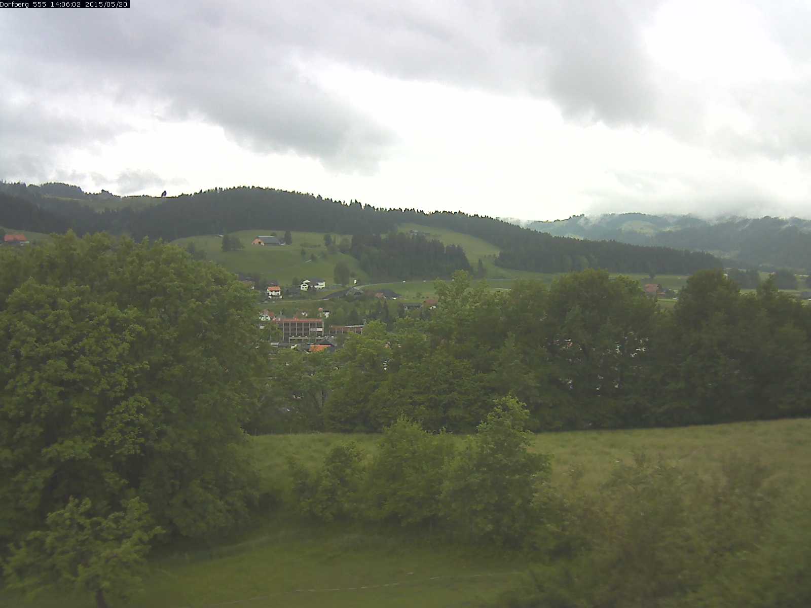 Webcam-Bild: Aussicht vom Dorfberg in Langnau 20150520-140601