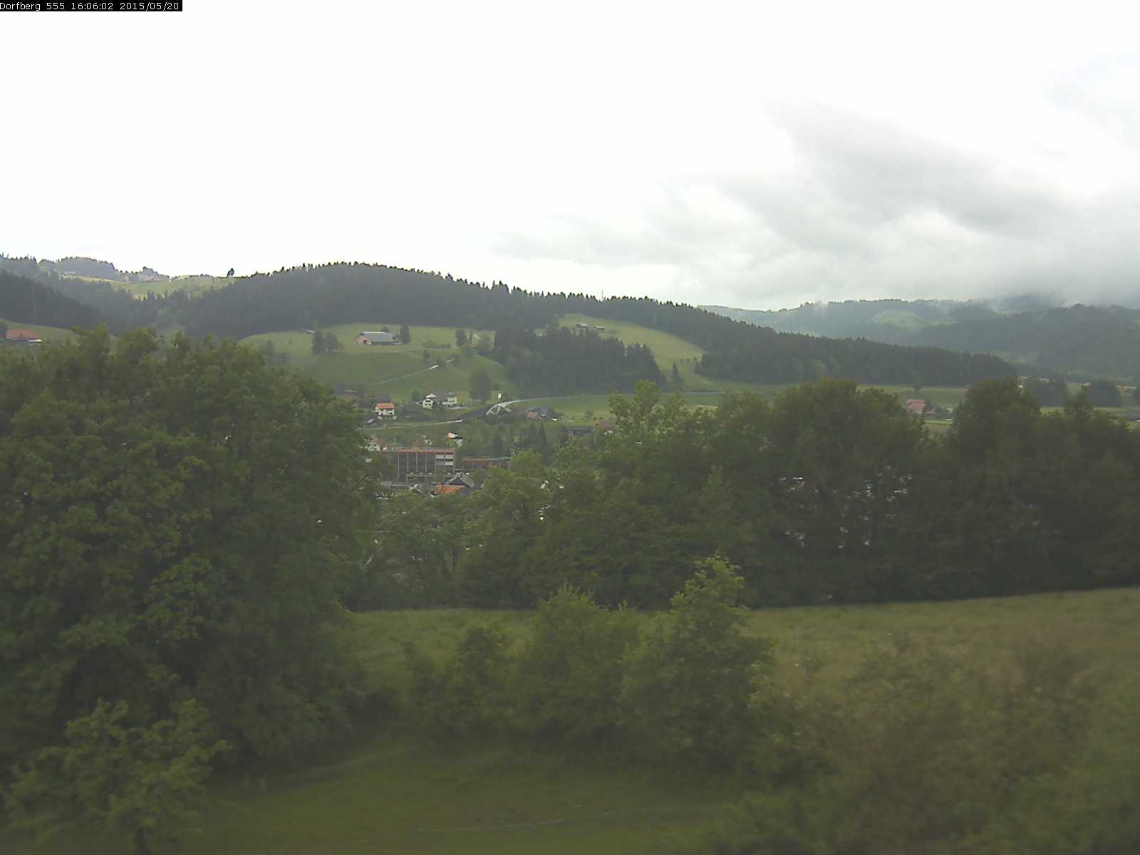 Webcam-Bild: Aussicht vom Dorfberg in Langnau 20150520-160601