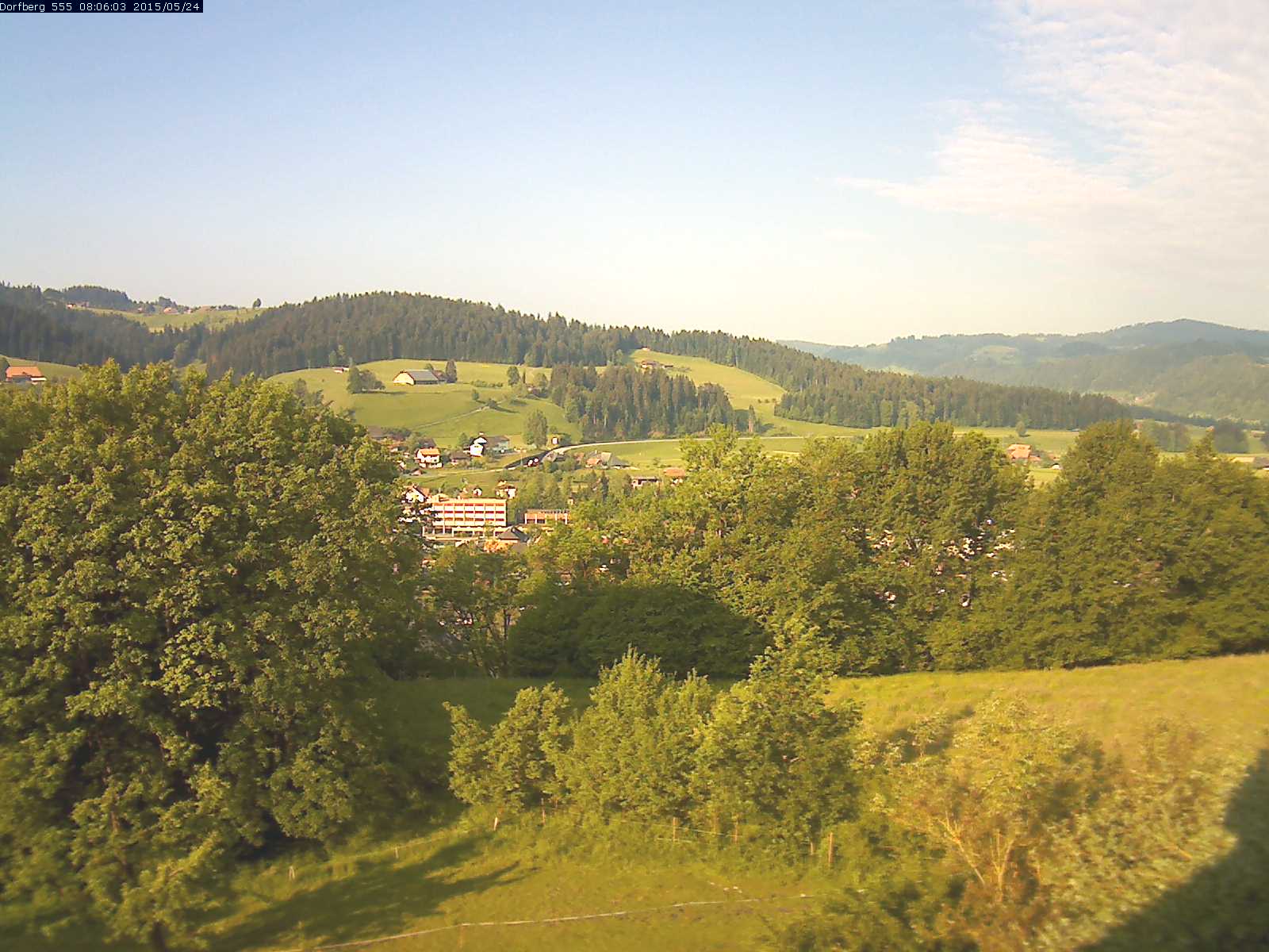 Webcam-Bild: Aussicht vom Dorfberg in Langnau 20150524-080601