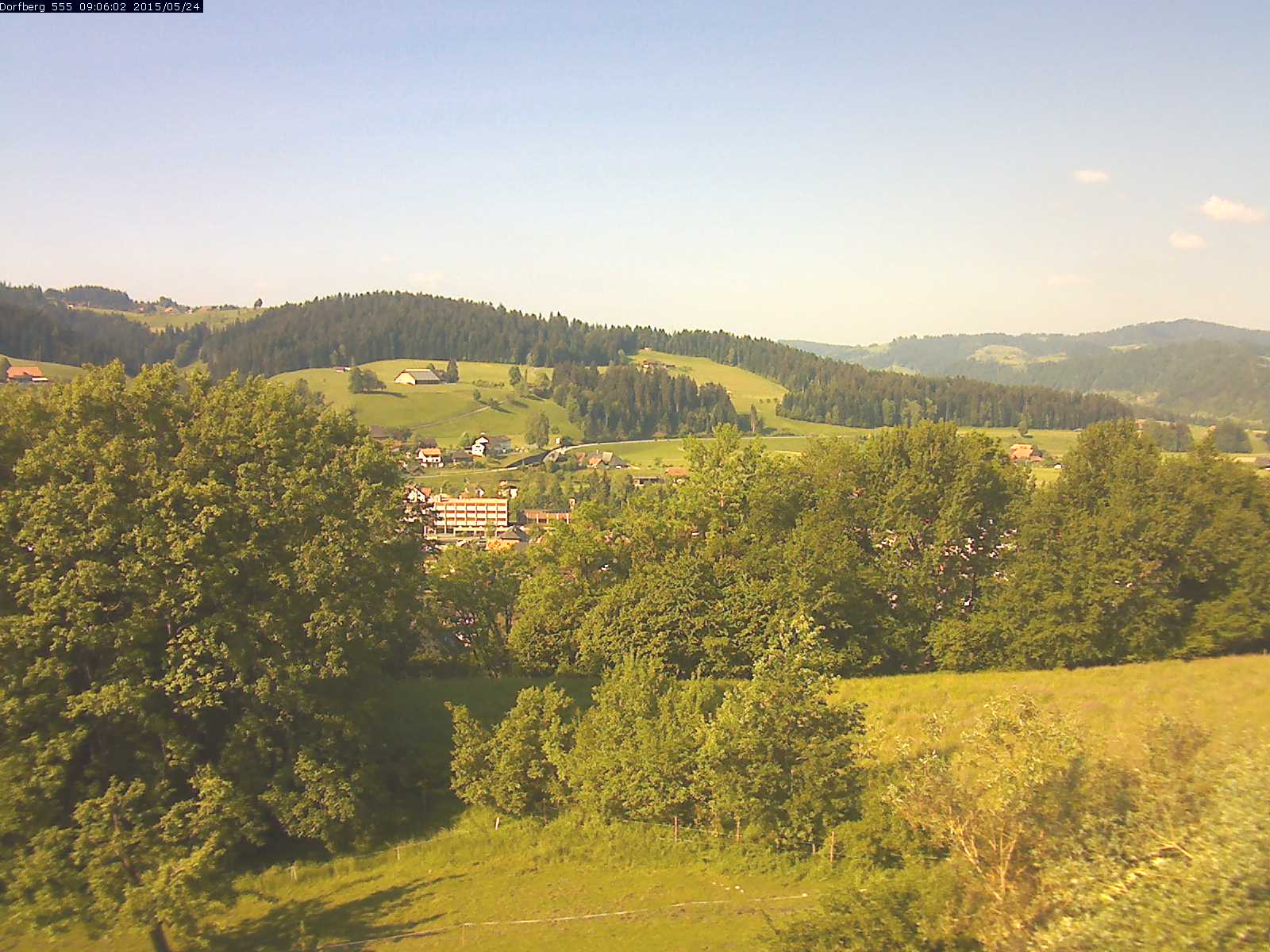 Webcam-Bild: Aussicht vom Dorfberg in Langnau 20150524-090601