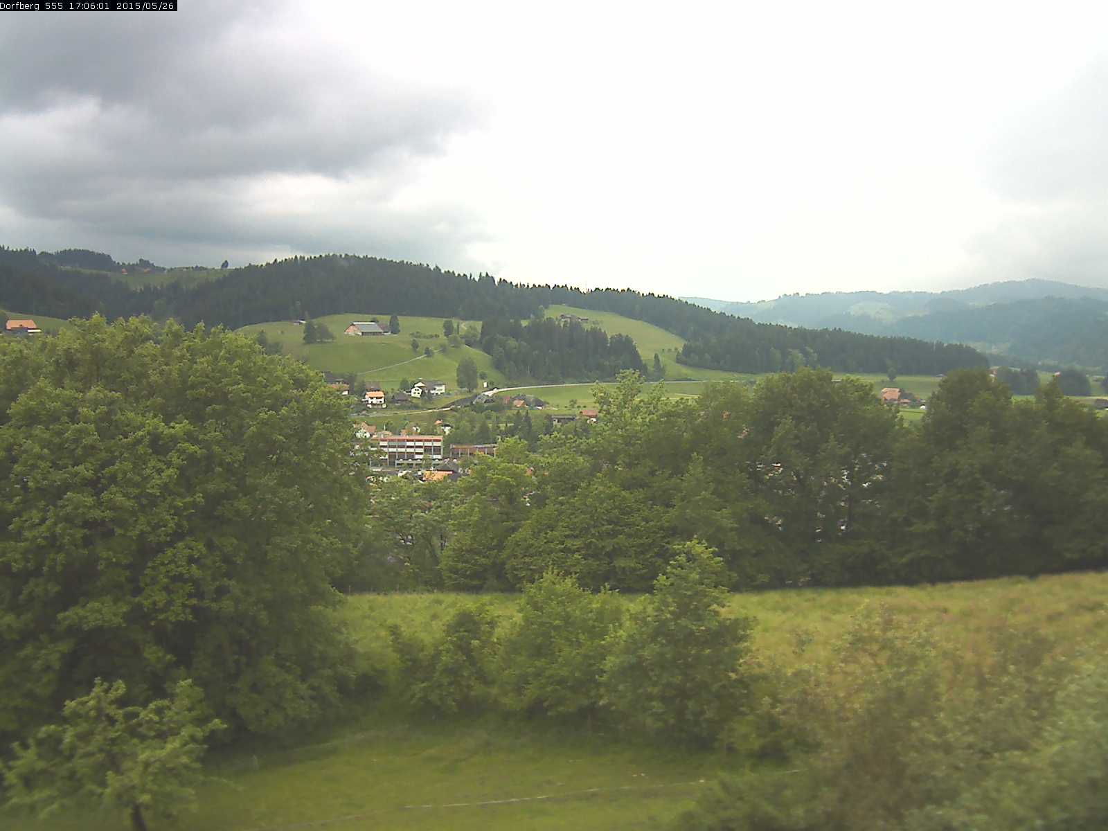 Webcam-Bild: Aussicht vom Dorfberg in Langnau 20150526-170601
