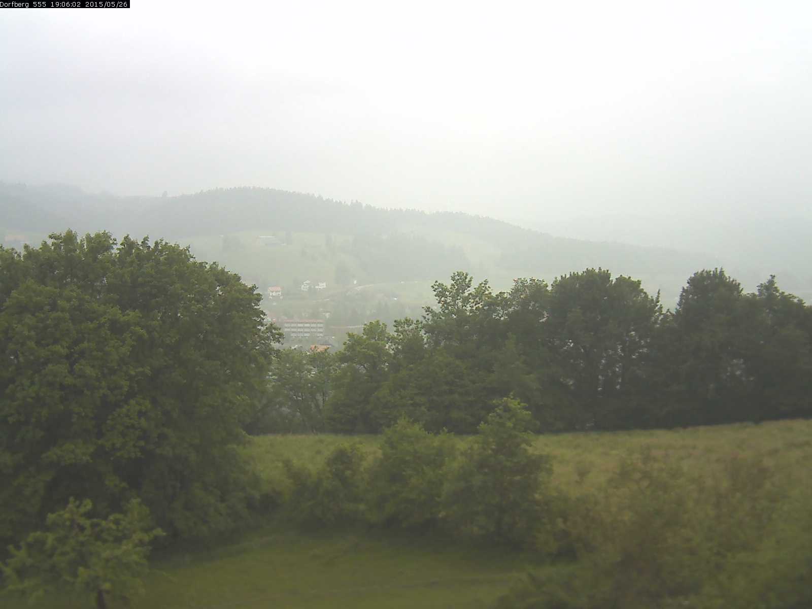 Webcam-Bild: Aussicht vom Dorfberg in Langnau 20150526-190601