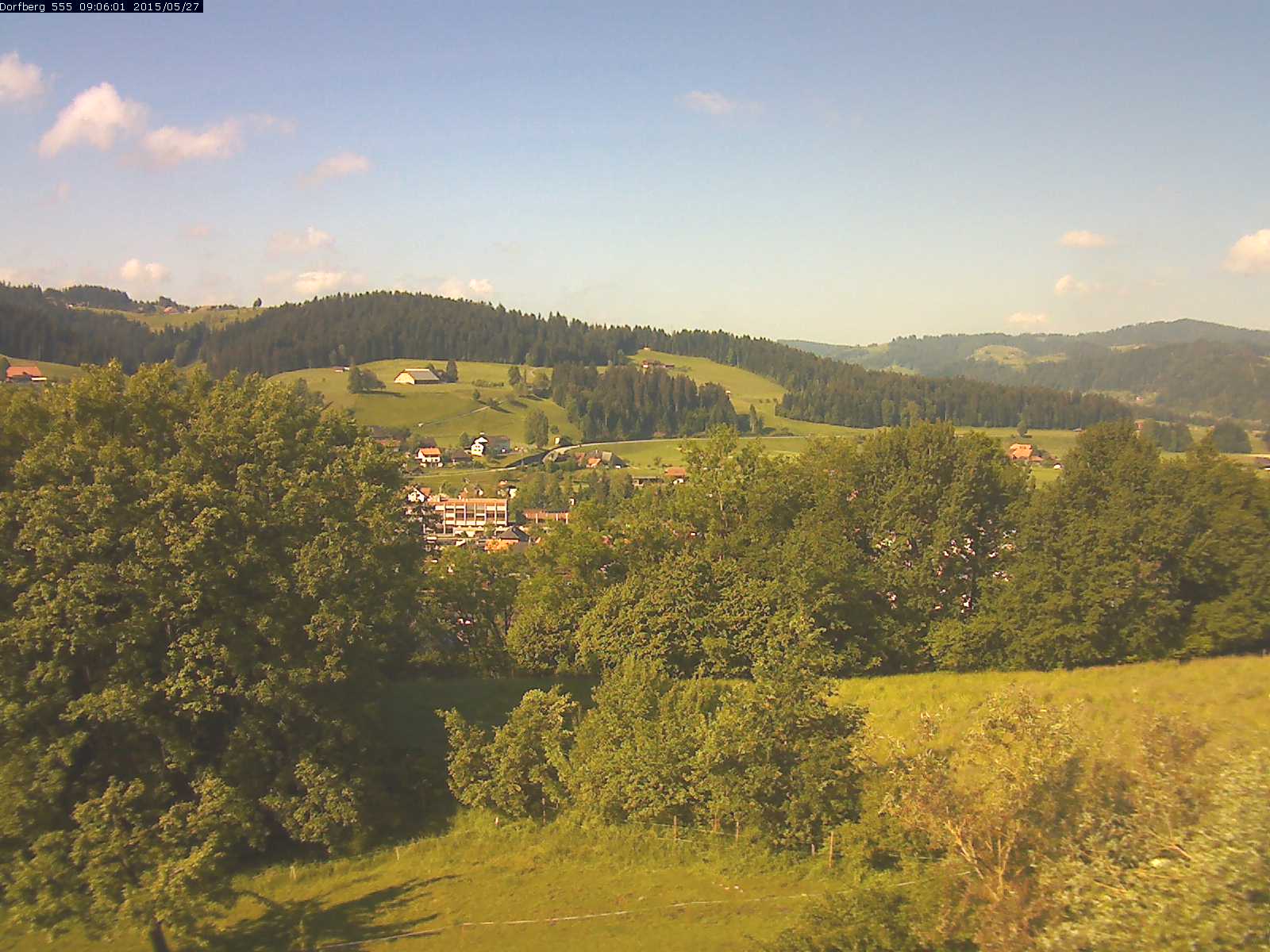 Webcam-Bild: Aussicht vom Dorfberg in Langnau 20150527-090601