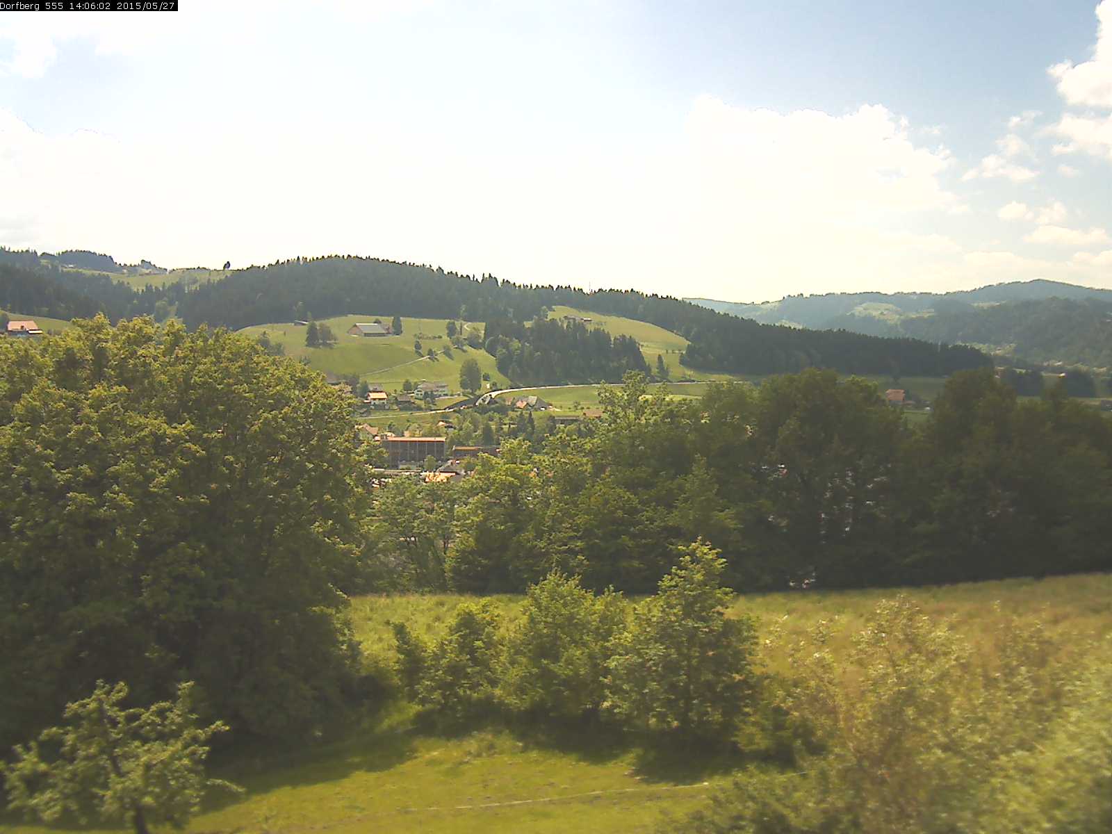 Webcam-Bild: Aussicht vom Dorfberg in Langnau 20150527-140602