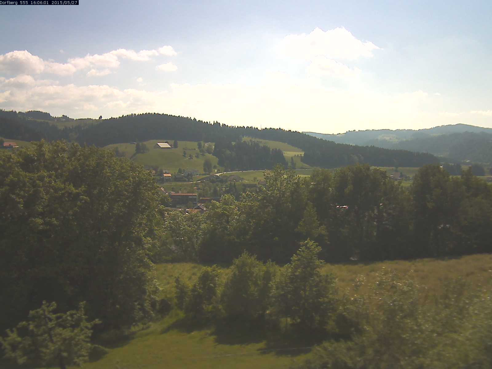 Webcam-Bild: Aussicht vom Dorfberg in Langnau 20150527-160601