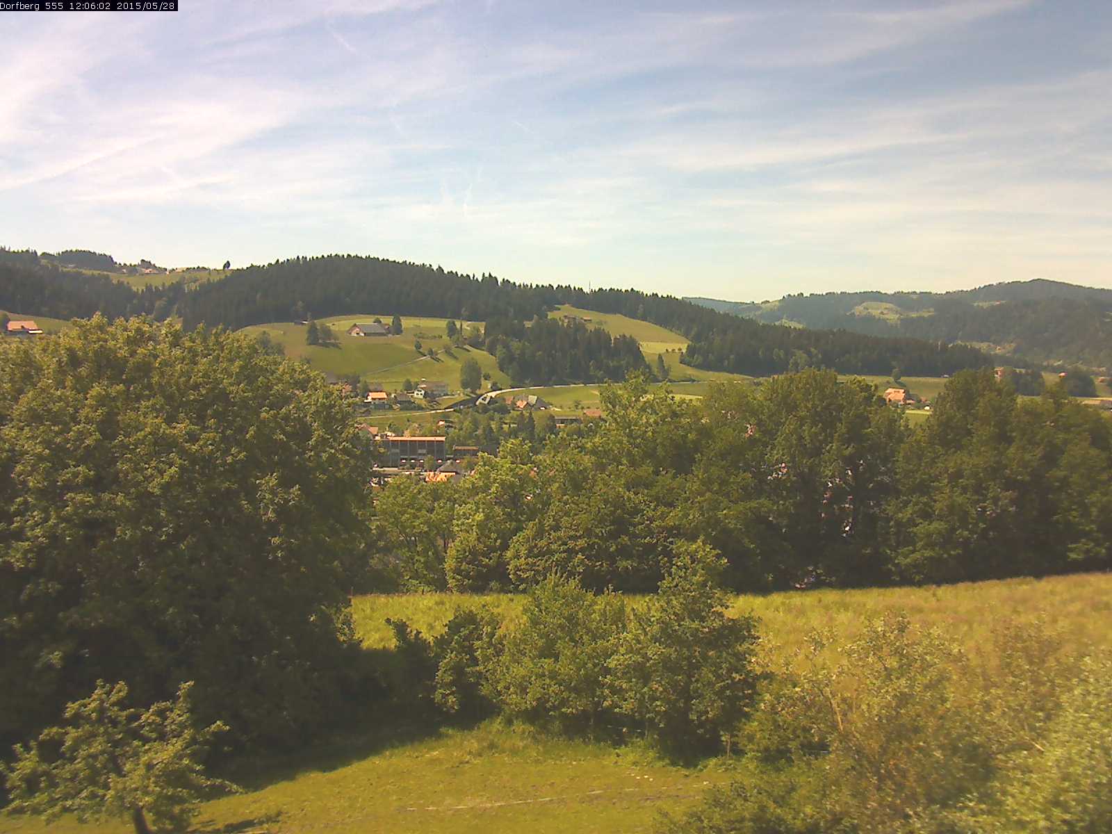 Webcam-Bild: Aussicht vom Dorfberg in Langnau 20150528-120601