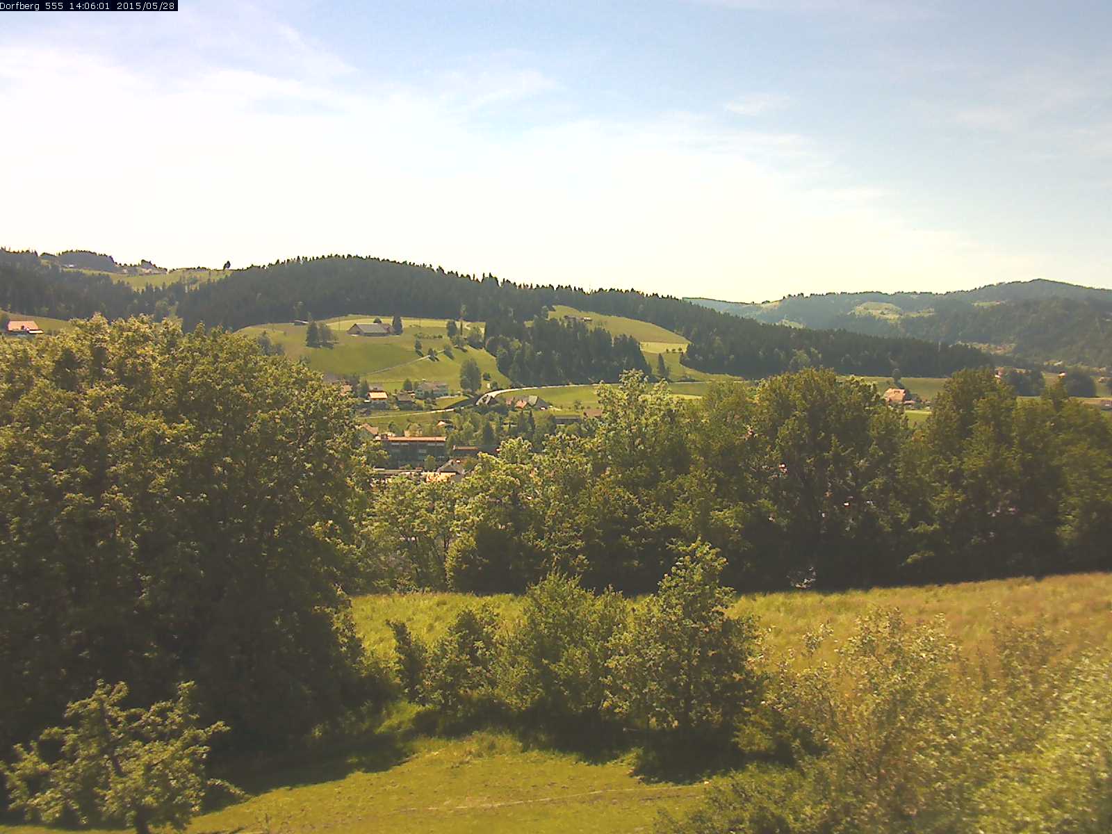 Webcam-Bild: Aussicht vom Dorfberg in Langnau 20150528-140601