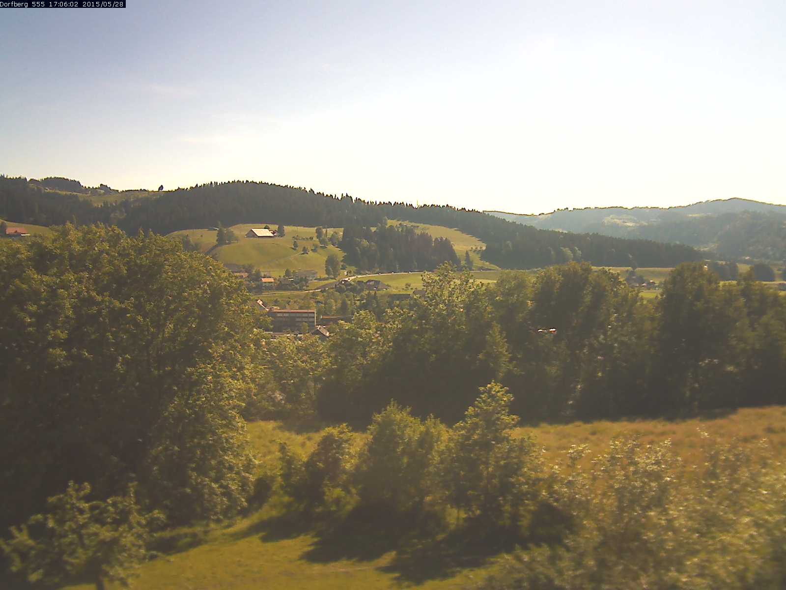 Webcam-Bild: Aussicht vom Dorfberg in Langnau 20150528-170601