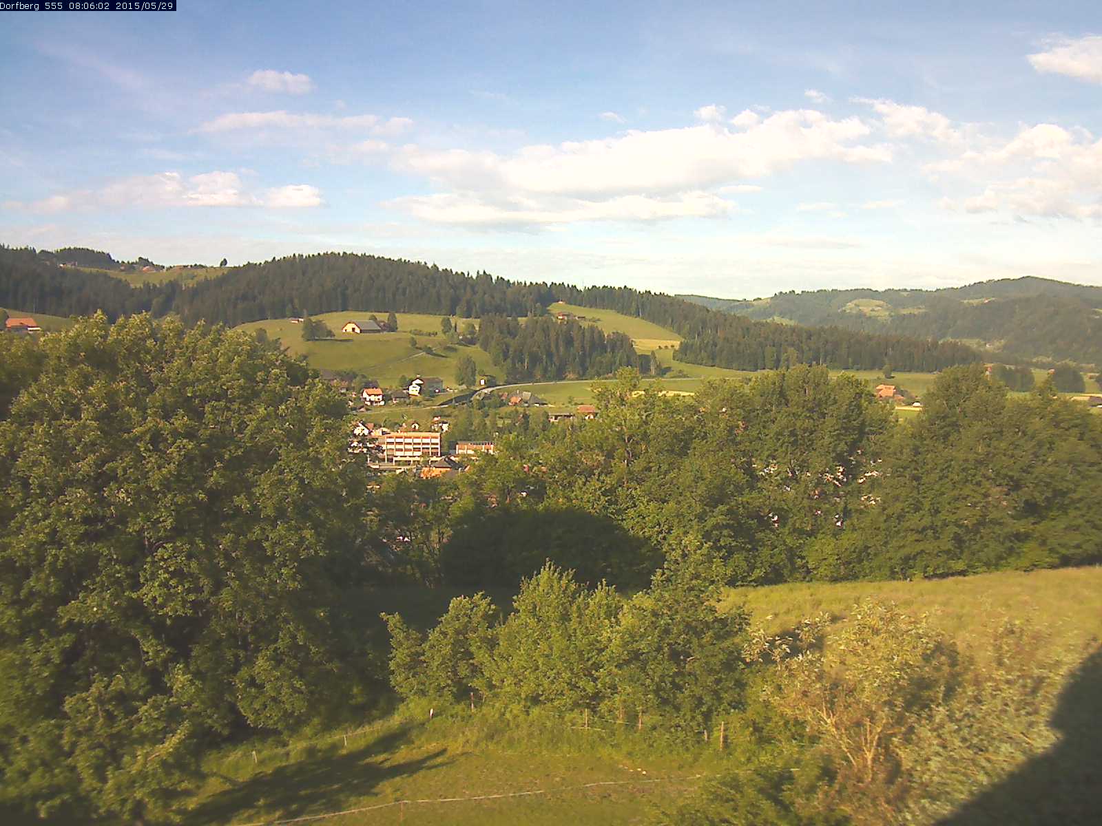 Webcam-Bild: Aussicht vom Dorfberg in Langnau 20150529-080601