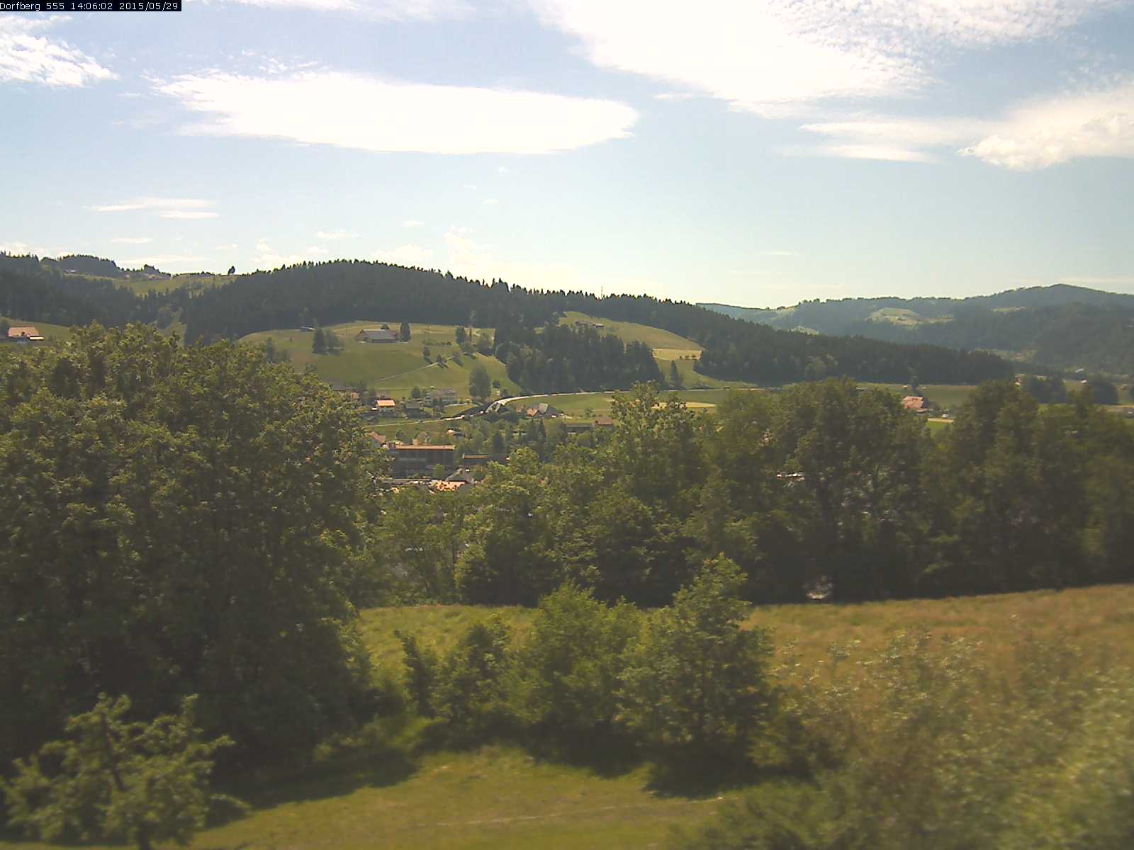 Webcam-Bild: Aussicht vom Dorfberg in Langnau 20150529-140601