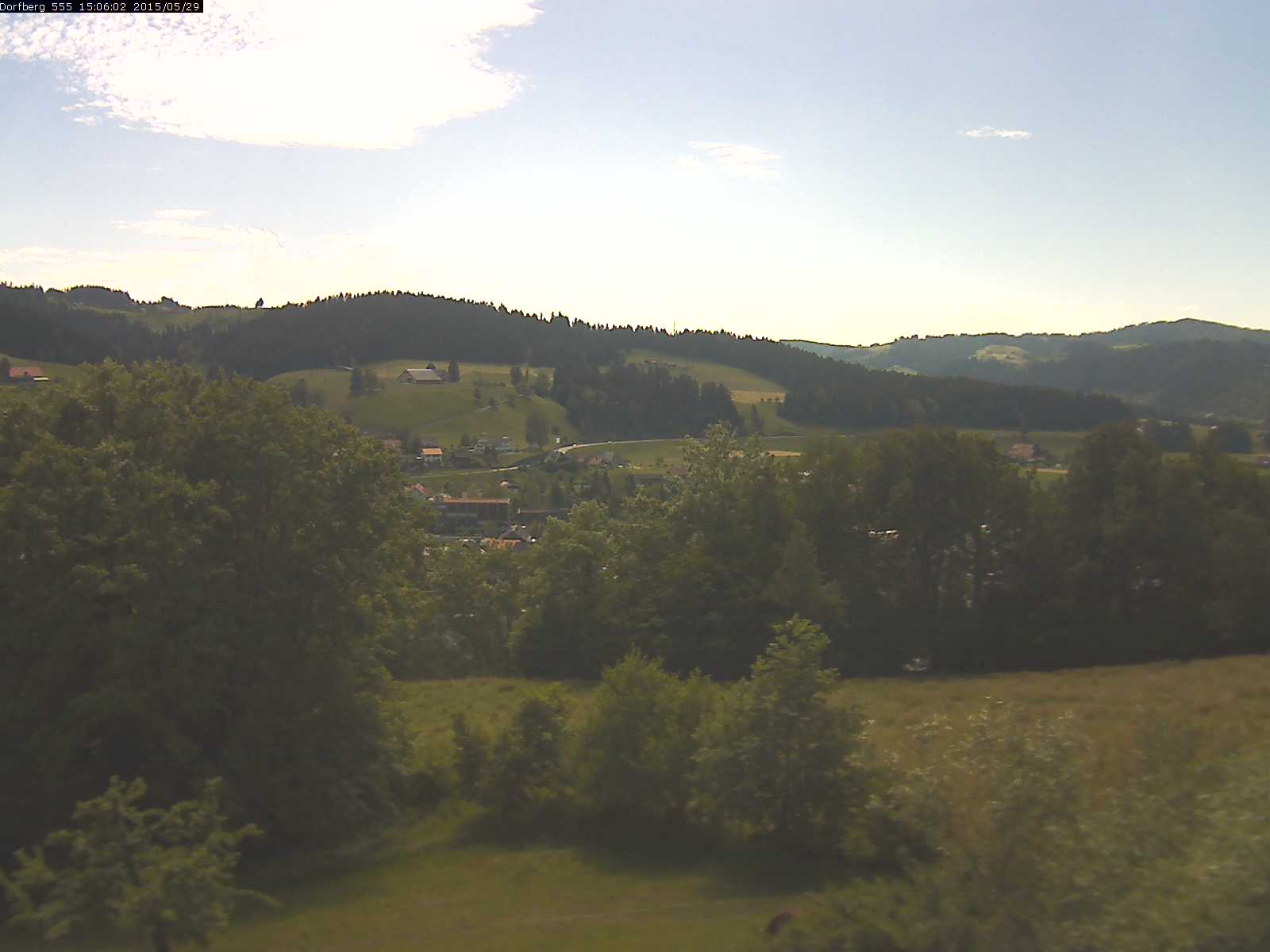 Webcam-Bild: Aussicht vom Dorfberg in Langnau 20150529-150601