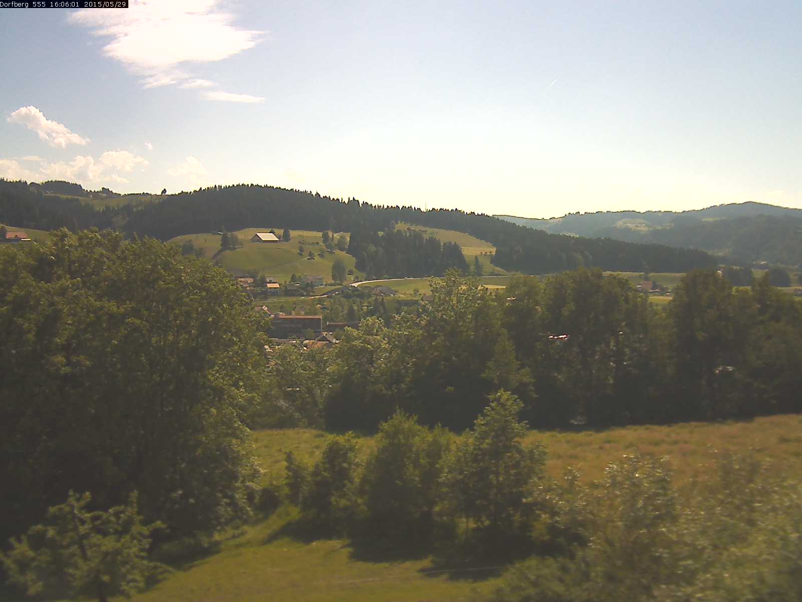 Webcam-Bild: Aussicht vom Dorfberg in Langnau 20150529-160601