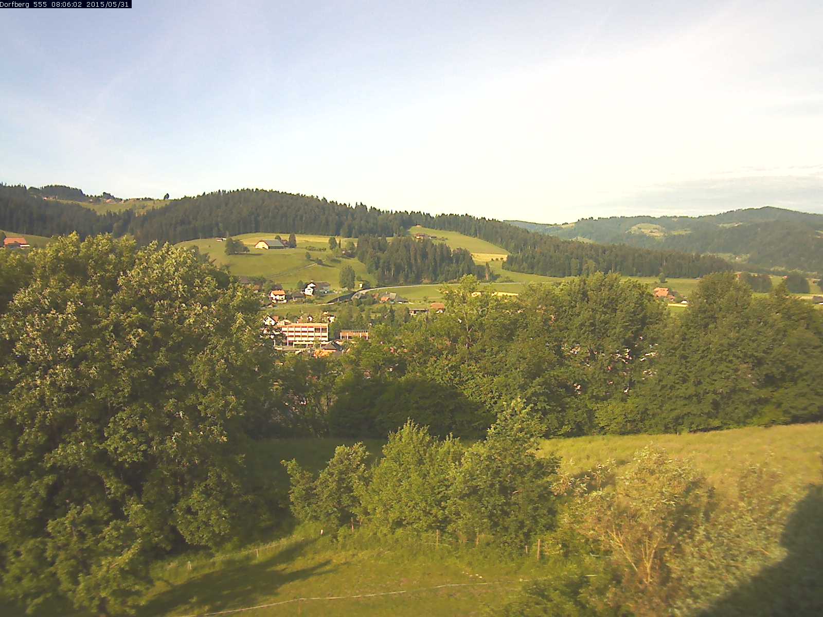 Webcam-Bild: Aussicht vom Dorfberg in Langnau 20150531-080601