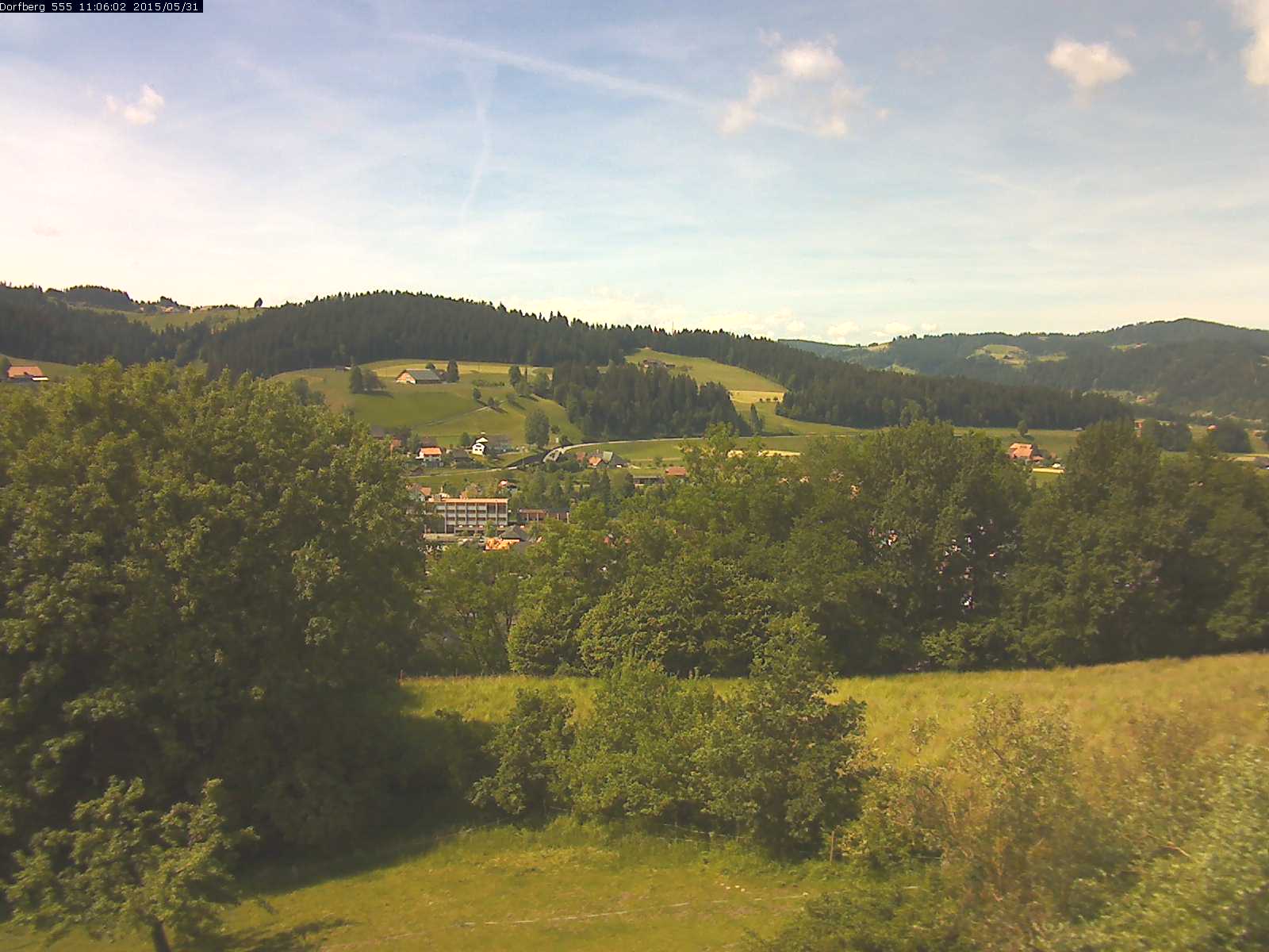 Webcam-Bild: Aussicht vom Dorfberg in Langnau 20150531-110601